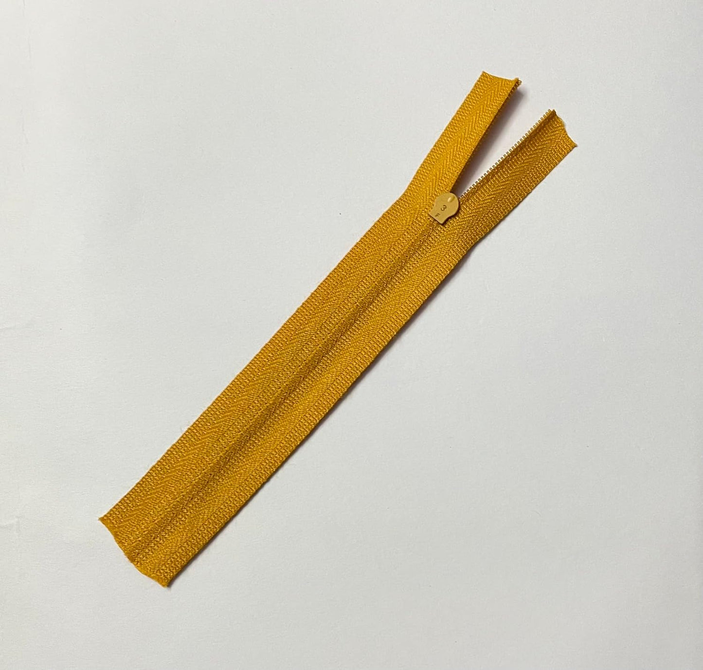 Nylon Coil Invisible Zipper #3, 7-18 Inch, for DIY Sewing, Crafts, Bags, Purse Making (Golden Yellow, 9 Inch)