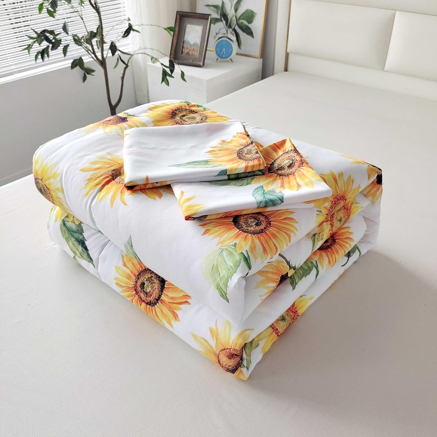 Sunflower Comforter Set Full 3 Pieces, Soft Microfiber Lightweight Sunflower Comforter Full with 2 Pillowcases, Yellow Floral Bedding All Season