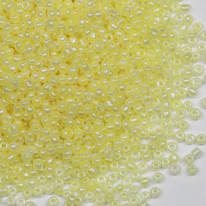 3mm Light Yellow Seed Beads for Jewelry Making 200 Grams About 6500pcs,8/0 Glass Craft for Making Earrings, Bracelets, Pendants, Waist Jewelry, DIY Handmade Seed Beads (Light Yellow)