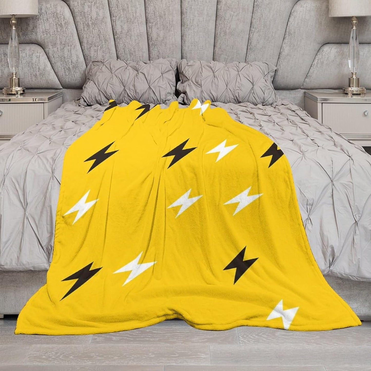 Minimalist Soft Faux Fur Throw Blanket - Cartoon Flannel Lap Blanket for Couch Sofa Or Bed, Yellow Fuzzy Fluffy Plush Blanket, Super Cozy and Comfy for All Seasons 30"x40"