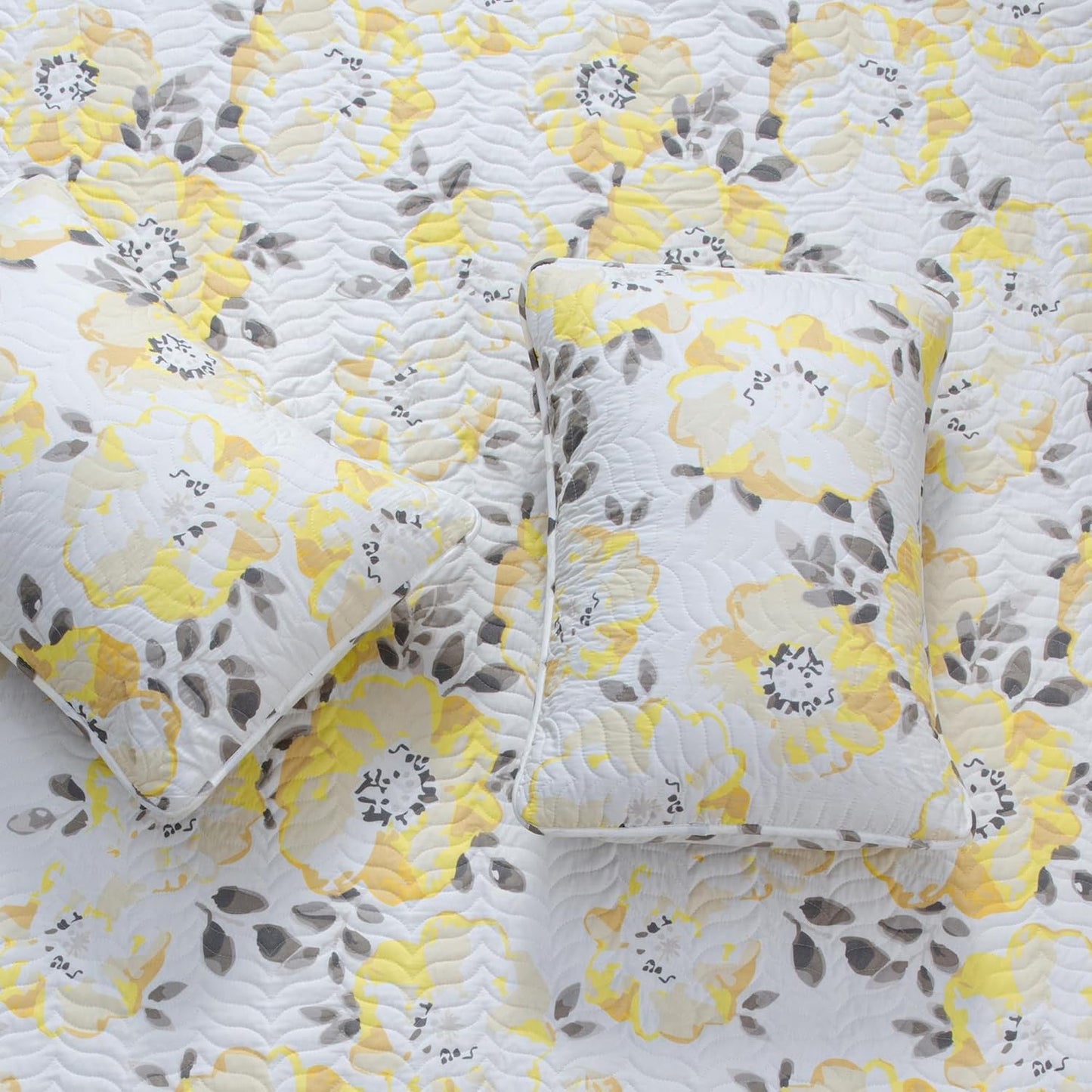 Floral King Quilt Set with Shams, Yellow Floral Bedding Set, All-Season, Lightweight Bedspread. Reversible. Farmhouse Bedding. (King, Helene)