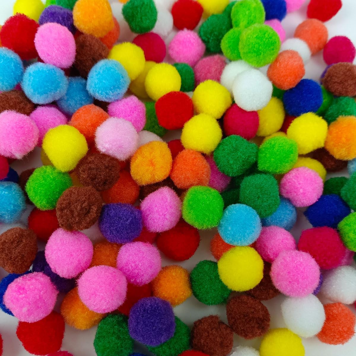 200 Pieces Pom Poms, 1 Inch Craft Pom Poms, Fuzzy Pompom Puff Balls for DIY Arts, Crafts Projects, Home Decorations (Yellow)