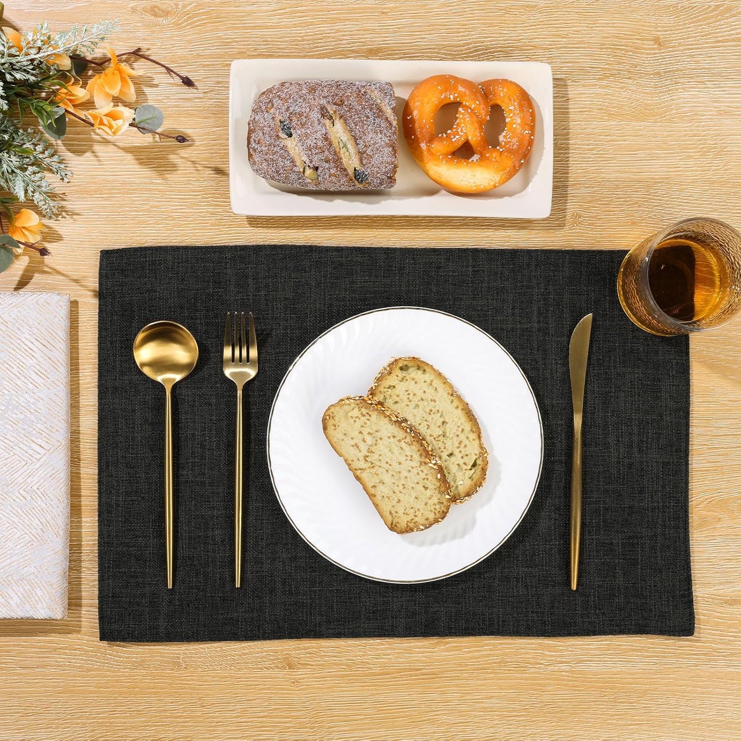 Woven Fabric Placemats Set of 4 Heat Resistant Place Mats Non Slip Washable Double Layer Cloth Placemats Reversible Table Mats Kitchen Dining Table Decor (4, Yellow)