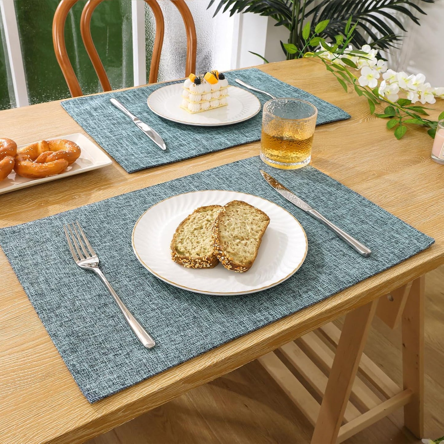 Woven Fabric Placemats Set of 4 Heat Resistant Place Mats Non Slip Washable Double Layer Cloth Placemats Reversible Table Mats Kitchen Dining Table Decor (4, Yellow)