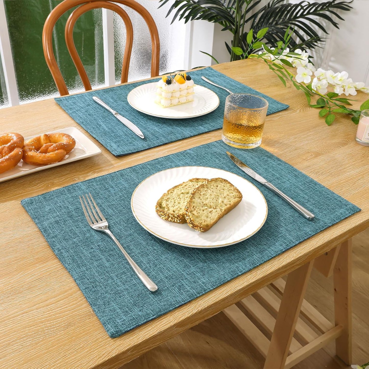 Woven Fabric Placemats Set of 4 Heat Resistant Place Mats Non Slip Washable Double Layer Cloth Placemats Reversible Table Mats Kitchen Dining Table Decor (4, Yellow)