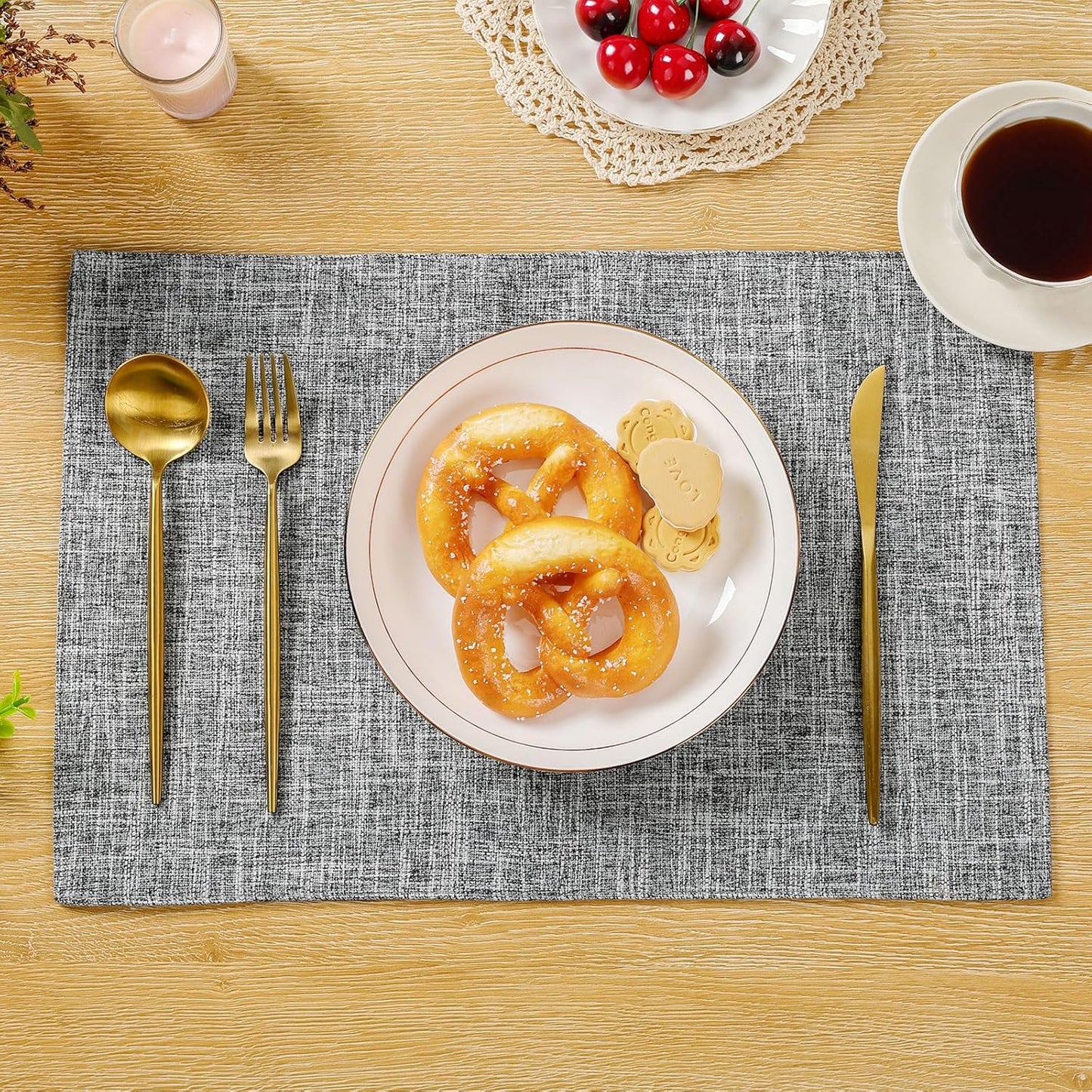 Woven Fabric Placemats Set of 4 Heat Resistant Place Mats Non Slip Washable Double Layer Cloth Placemats Reversible Table Mats Kitchen Dining Table Decor (4, Yellow)