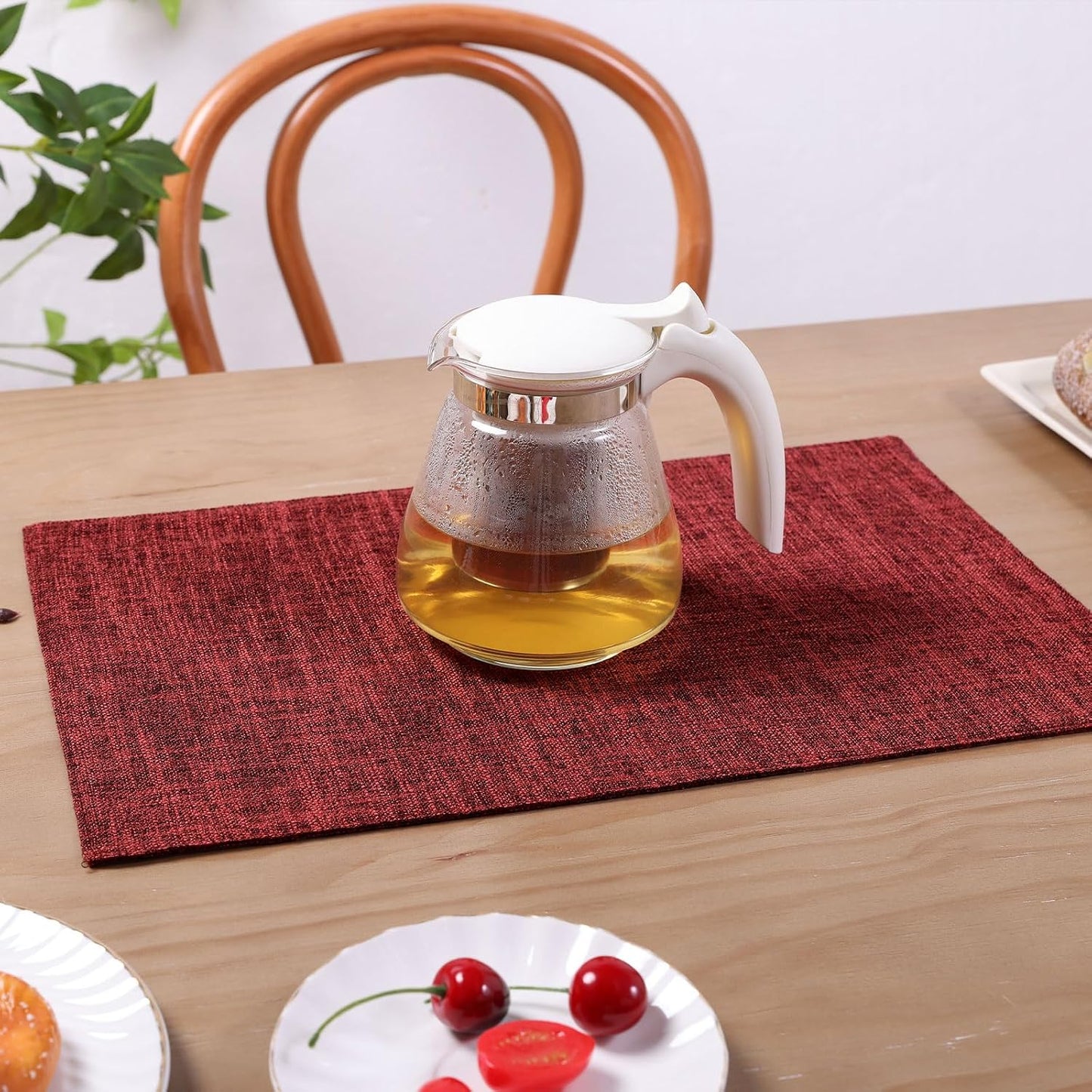 Woven Fabric Placemats Set of 4 Heat Resistant Place Mats Non Slip Washable Double Layer Cloth Placemats Reversible Table Mats Kitchen Dining Table Decor (4, Yellow)