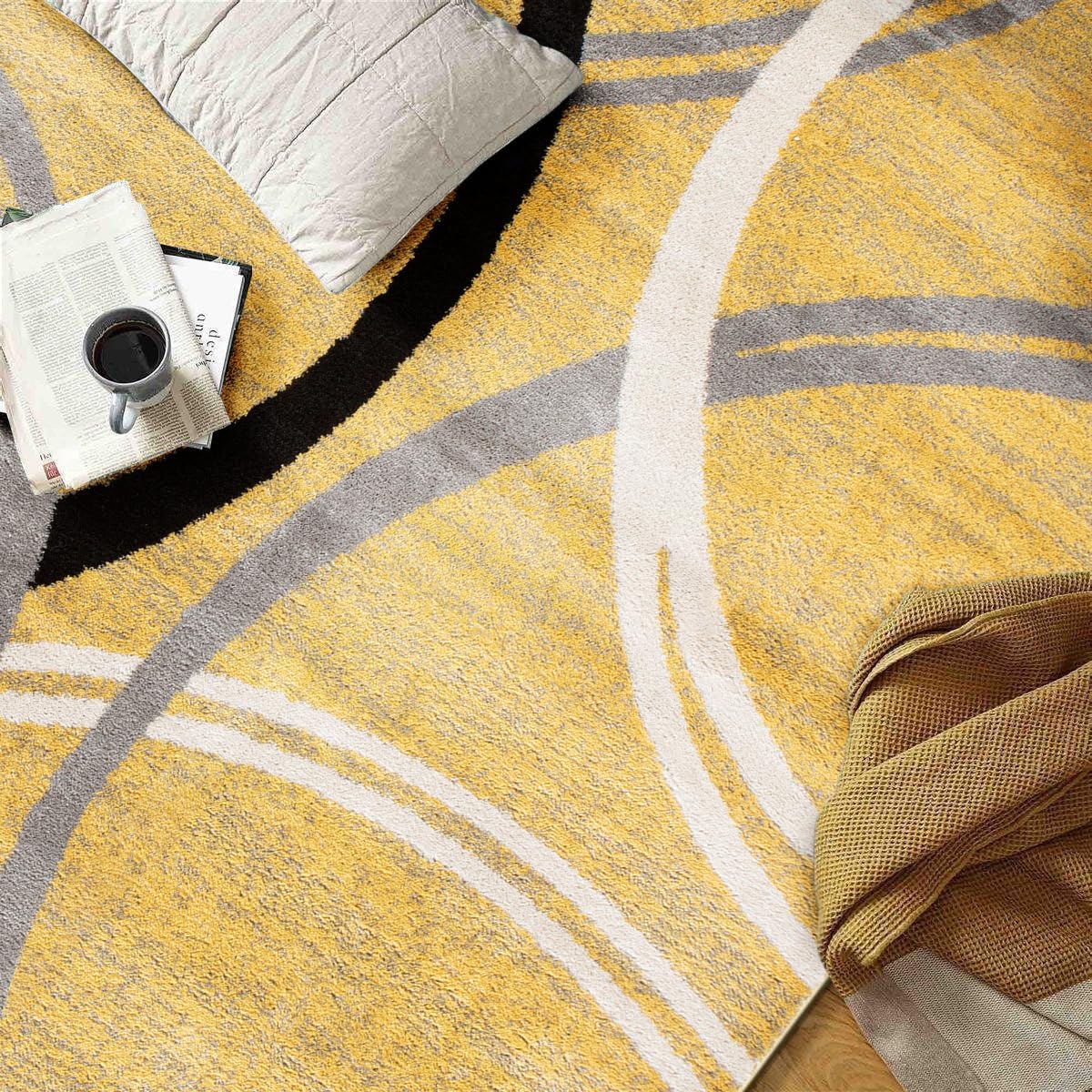 Wavy Circles Design Round Rug, Fade-Resistant Carpet for Living Room, Dining Area, or Office, Yellow, 6'6" Round