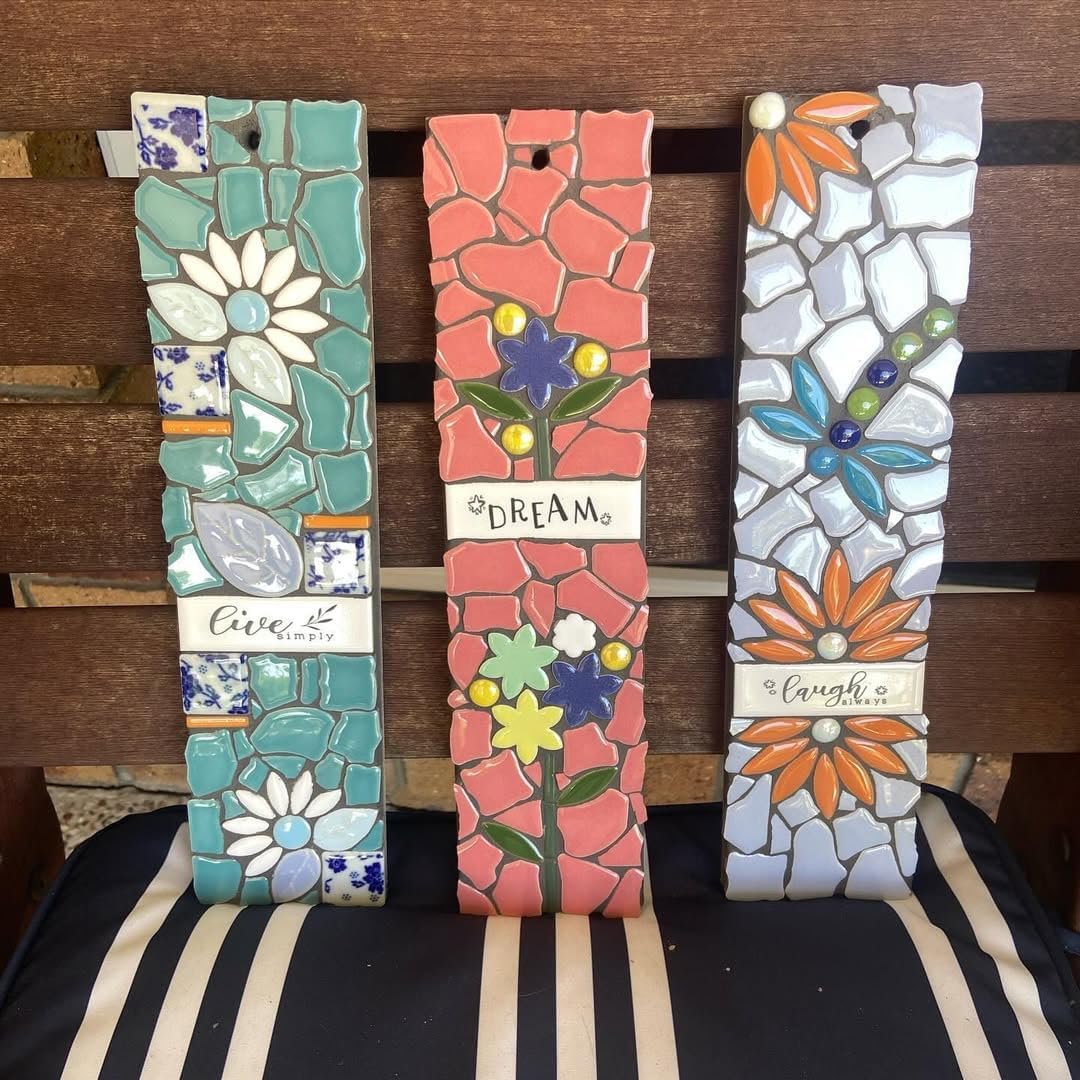 Ceramic Mosaic Tiles Bulk, 1 Pound Broken Mosaic Tiles for Crafts Supplies, Blue Small Mosaic Ceramic Tiles for DIY Outdoor Decoration