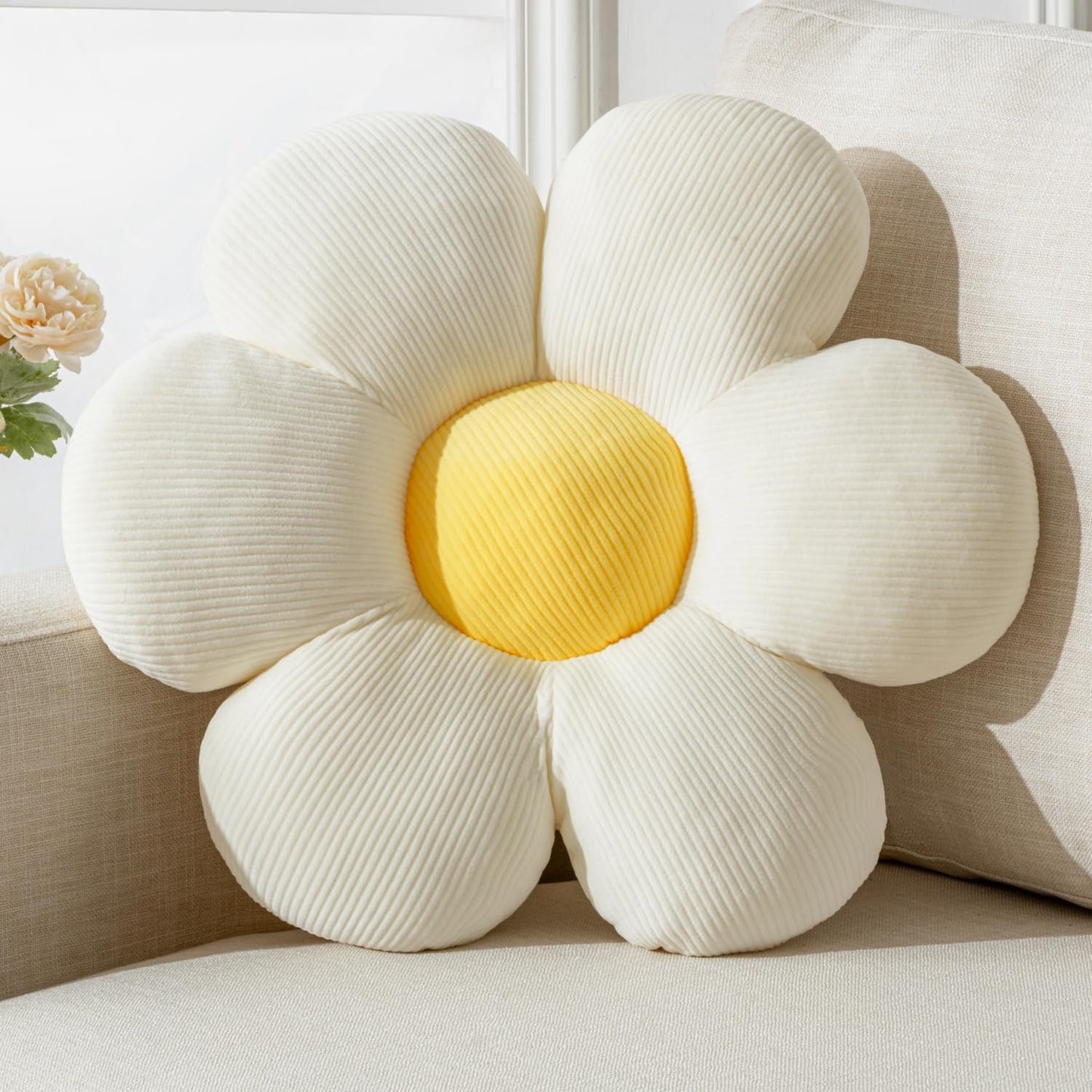 Flower Pillow,15.75" Daisy Pillow White Decorative Pillows | Throw Pillows,Short Plush,PP Cotton Filling,Flower Shaped,Seating Cushion,for Sofa Couch Bed,Spring Cute Home Decor