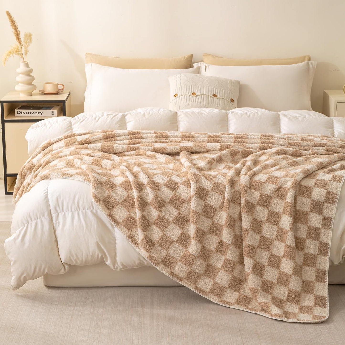 Checkered Blanket, 3D Soft Cozy Lightweight Throw Small Size, Machine Washable Blankets,Checkerboard-Cream Yellow 40" x 50"