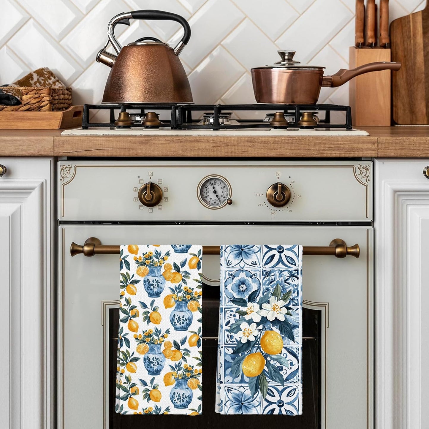 Italian Lemon Dish Towels Set of 2, Lemon Themed Gifts Hand Towels for Bathroom, Mediterranean Fruit Floral Decorative Kitchen Hand Tea Towels for Kitchen Home Decor 16x24in