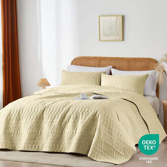 King/Cal King Size Quilt Bedding Set,Butter Yellow Lightweight Microfiber Soft Bedspread,Modern Style Geometric Pattern Coverlet Set for All Seasons,3 Piece(1 Quilt,2 Pillow Shams)