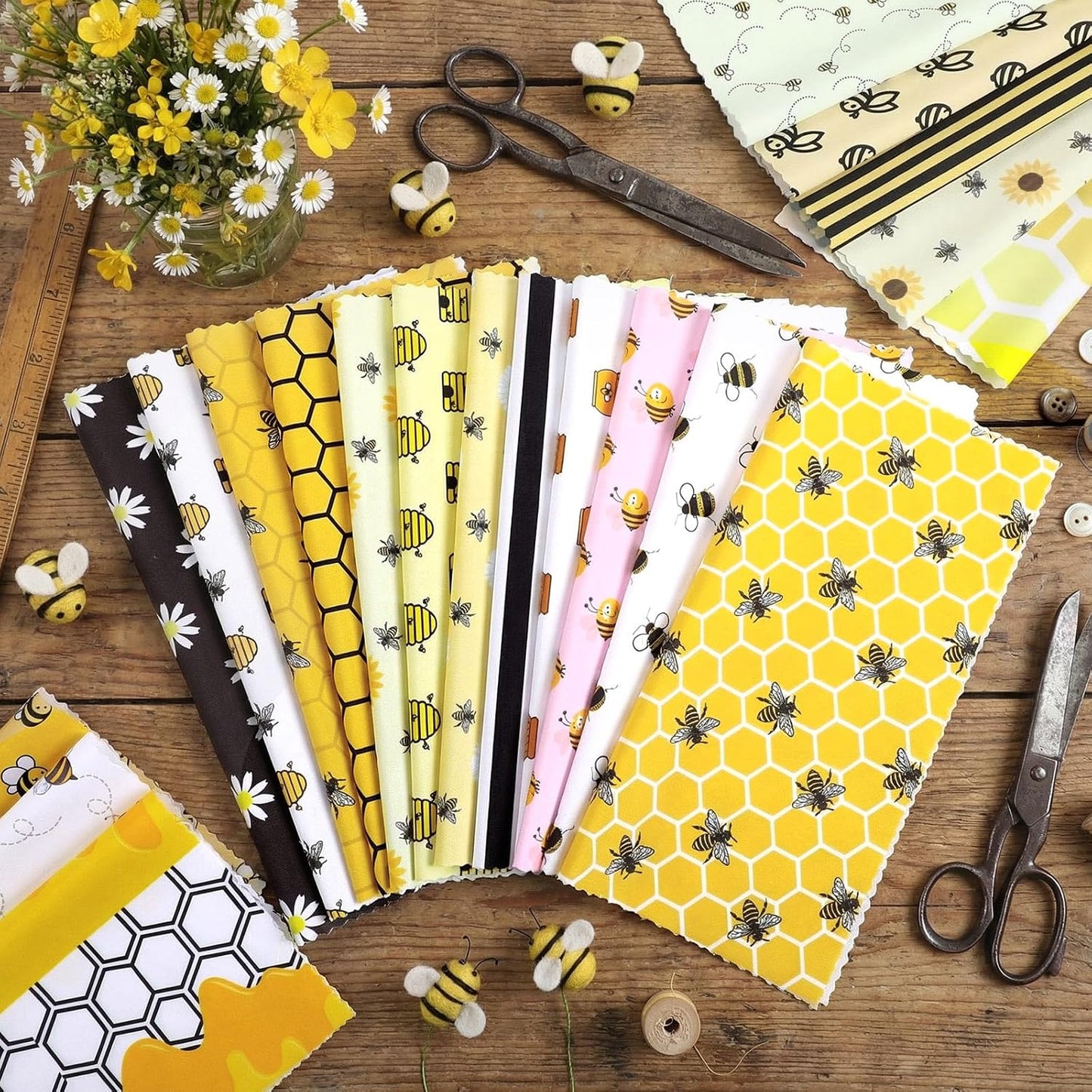 20 Pcs 10''x10'' Bee Quilting Fabric Square Honeycomb Precuts Quilted Fabric Bundle Sunflower Daisy Yellow Black Stripes Printed Sewing Material for Holiday Patchwork DIY Craft Supplies