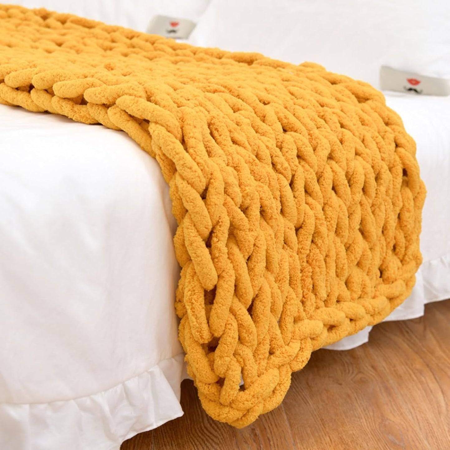 Chunky Knit Blanket Throw, Hand Knitted Warm Chenille Throw Blanket, Soft Thick Yarn Cable Knit Blanket, Breathable Fleece Banket Bedspread Throw for Couch Bed Sofa(Yellow,60x60cm)