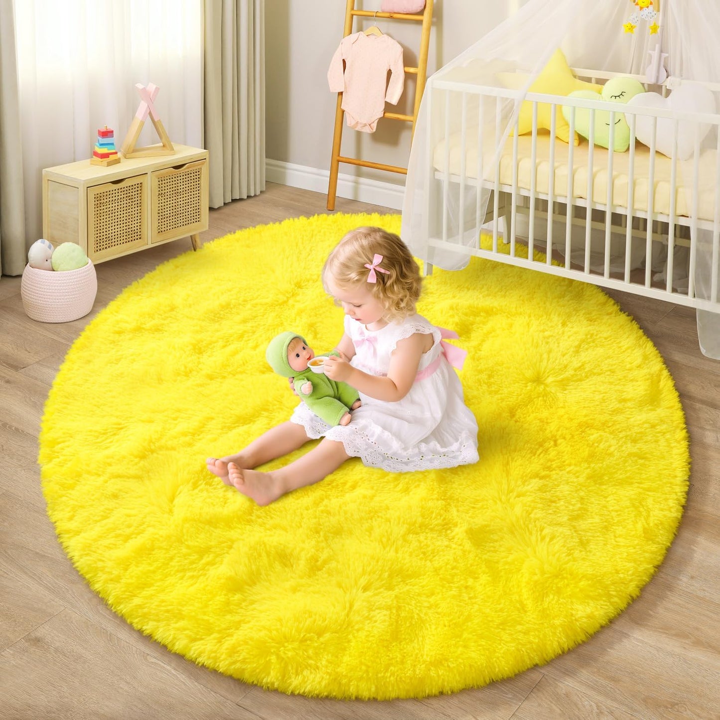 EVOIONOS Yellow Round Rug for Bedroom, 4x4 Ft Fluffy Soft Circle Area Rugs for Living Room, Plush Shaggy Circular Carpet for Indoor Floor Bedside Kids Nursery, Machine-Washable Home Decor Aesthetic