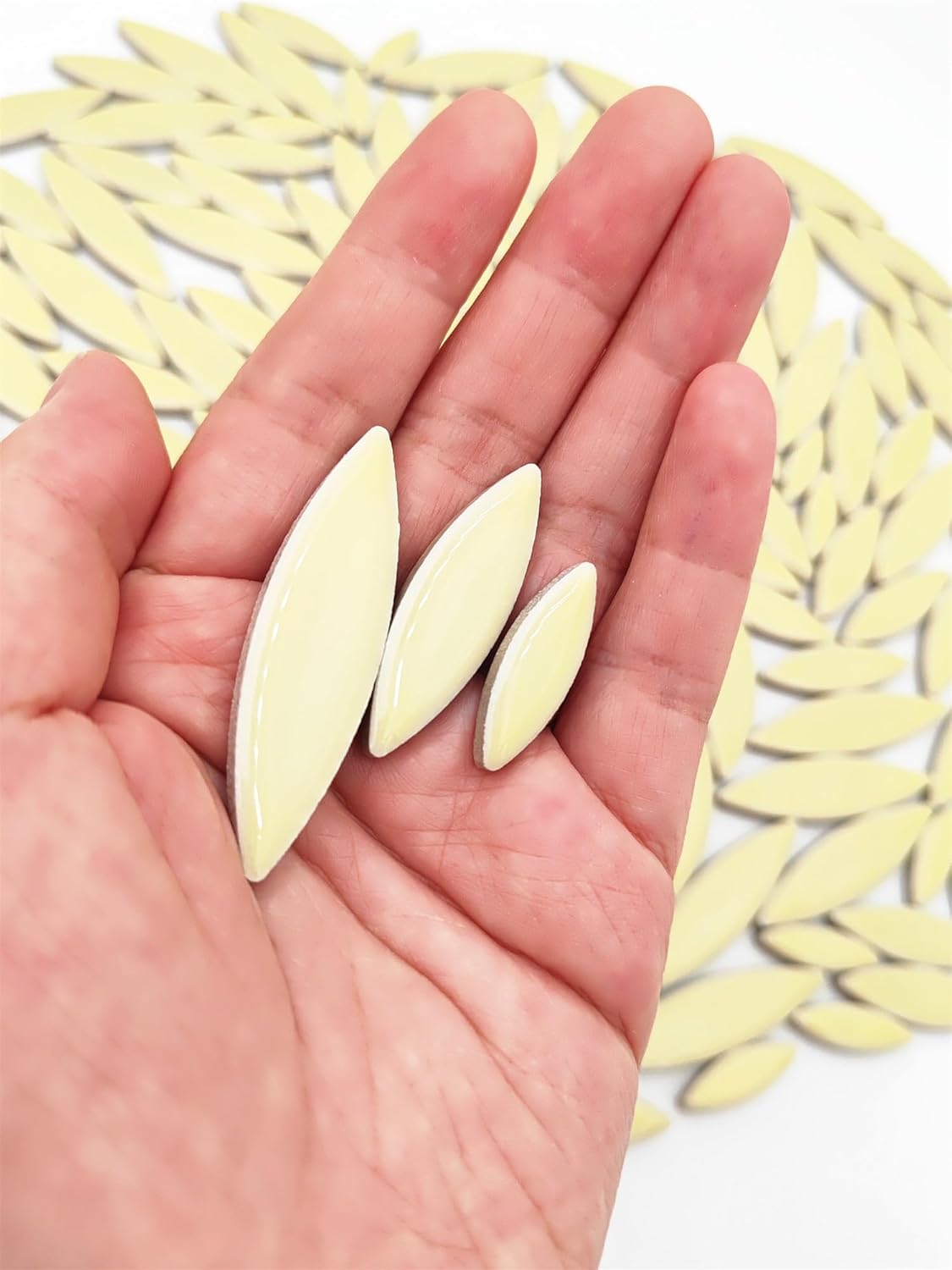 Leaf Petal Ceramic Mosaic Tiles for Crafts, 500g/1.1LB Irregular Mosaic Pieces, Petal Mosaic Tiles DIY Mosaic Making Stones for Craft Hobby Arts Wall Decoration (Light Yellow)