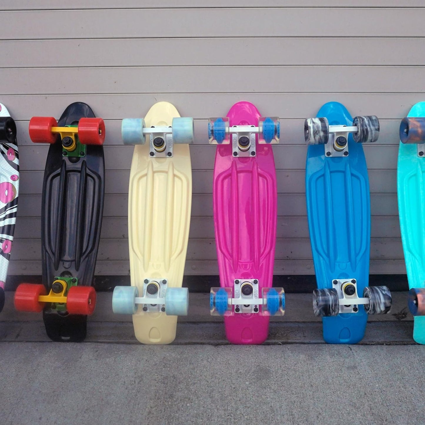 22" Complete Mini Cruiser Plastic Skateboard