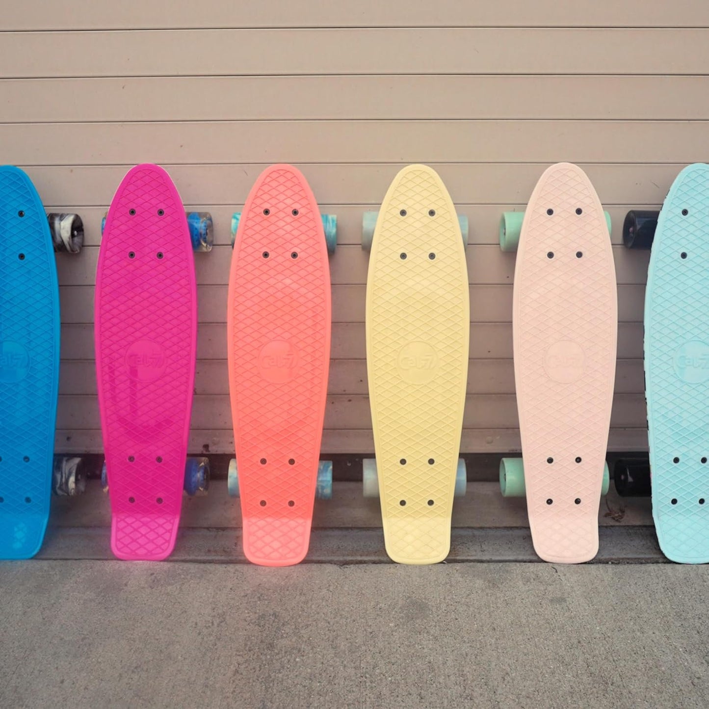 22" Complete Mini Cruiser Plastic Skateboard