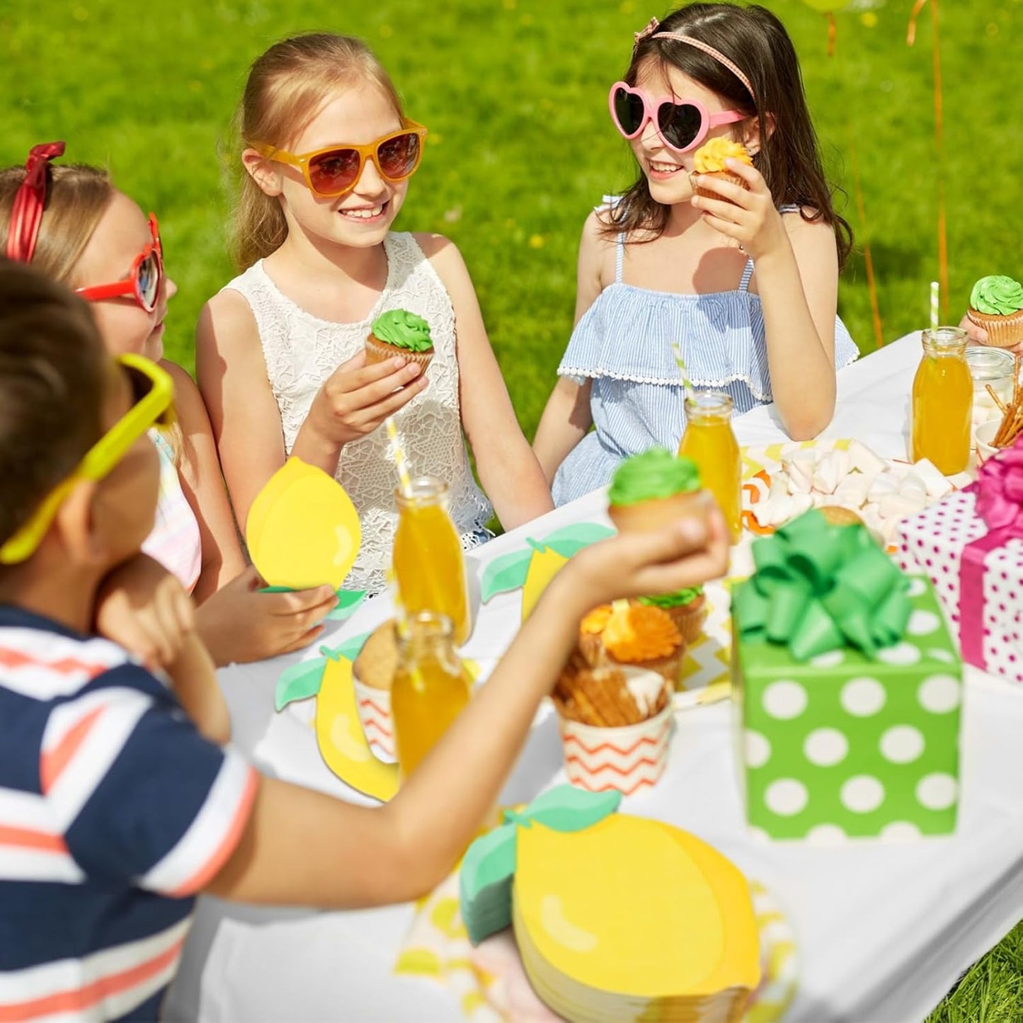 100 Pieces Paper Fruit Napkins Summer Decorative Napkin Disposable Fruits Birthday Party Supplies 2 Ply Absorbent Napkins for Baby Shower Holiday Fruit Party Dinnerware(Lemon)
