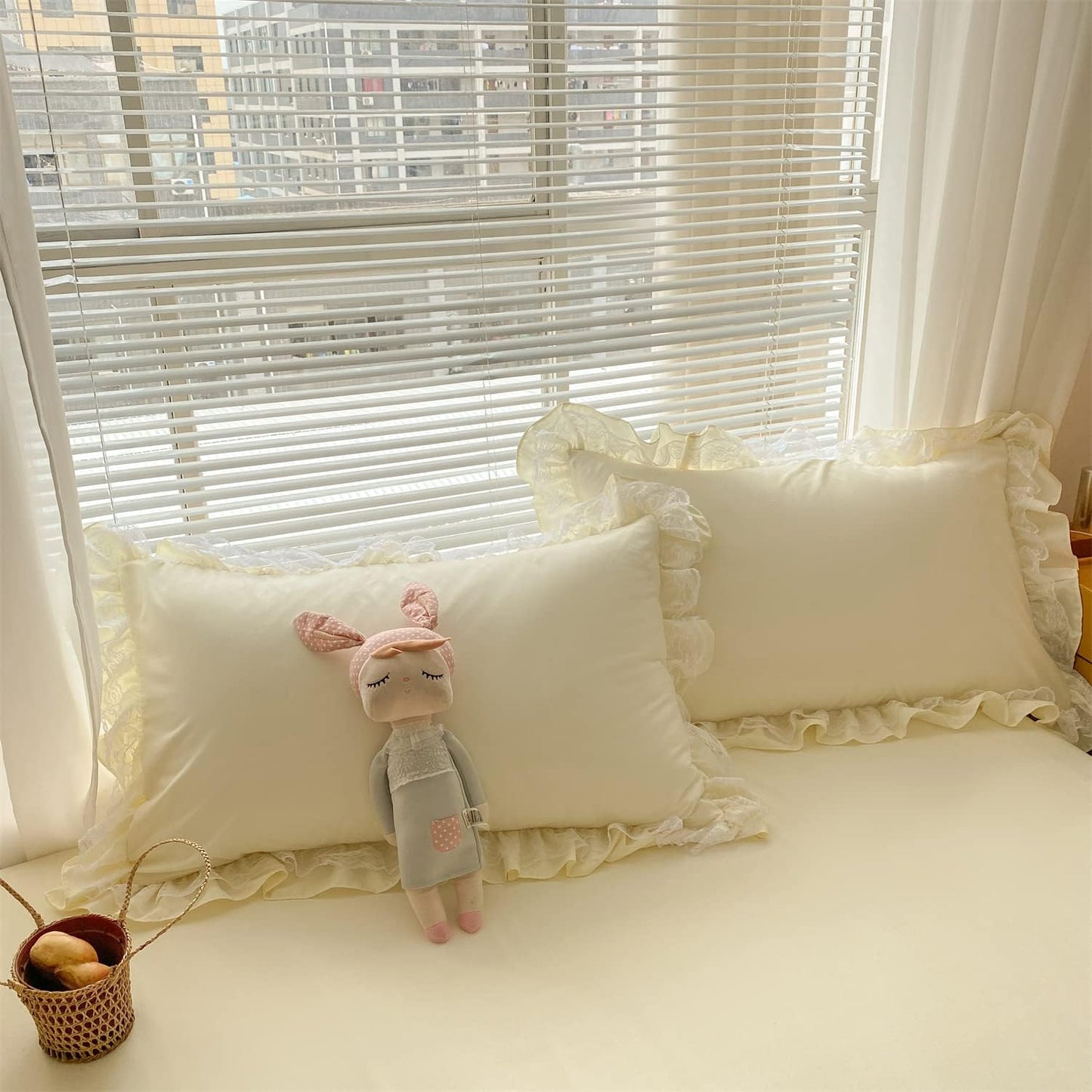 Chic Ruffle Lace Polyester Duvet Cover Set -Girl Yellow Bedding-2 Piece Twin Duvet Cover with Zipper Closure -Ultra Soft and Light Weight(Light Yellow, Twin)