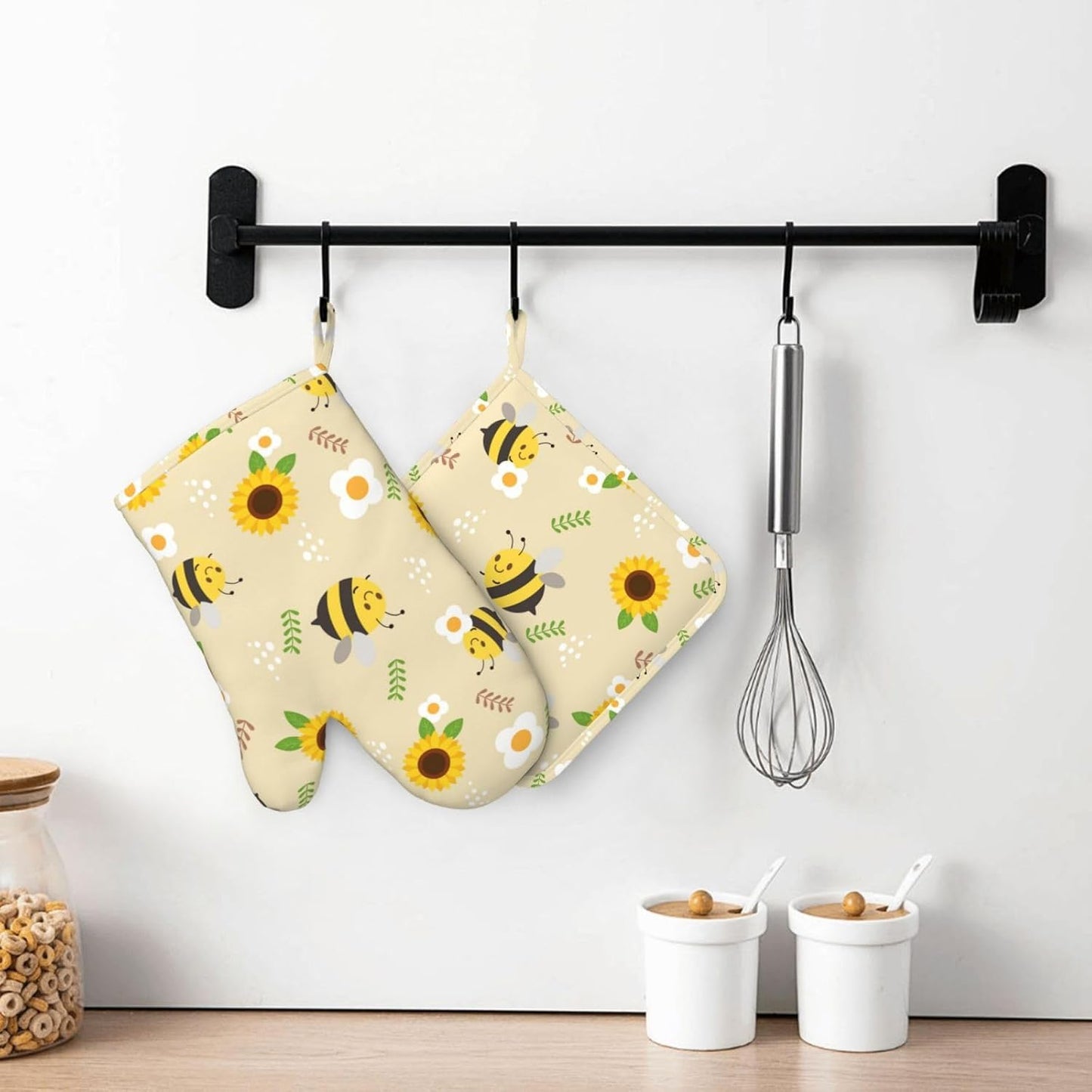 Summer Bee Sunflowers Oven Mitts Pot Holders Set Silicone Yellow Cute Bees Kitchen Oven Mitts Heat Resistant Spring Sunflower Potholders Non-Slip 4pcs Hot Pads and Oven Gloves Sets for BBQ