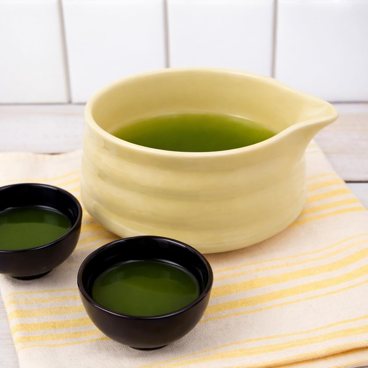 Ceramic Matcha Bowl with Spout, Light Yellow Chawan Mixing Bowl for Whisking and Pouring Matcha Tea, Dishwasher Safe