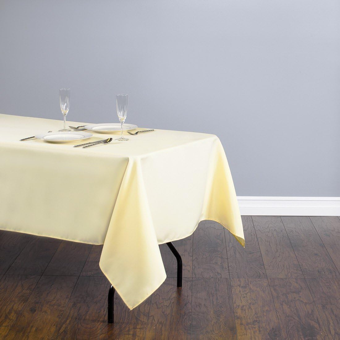 Tablecloth Polyester Rectangular Seamless 60x102 Inch (Light Yellow)