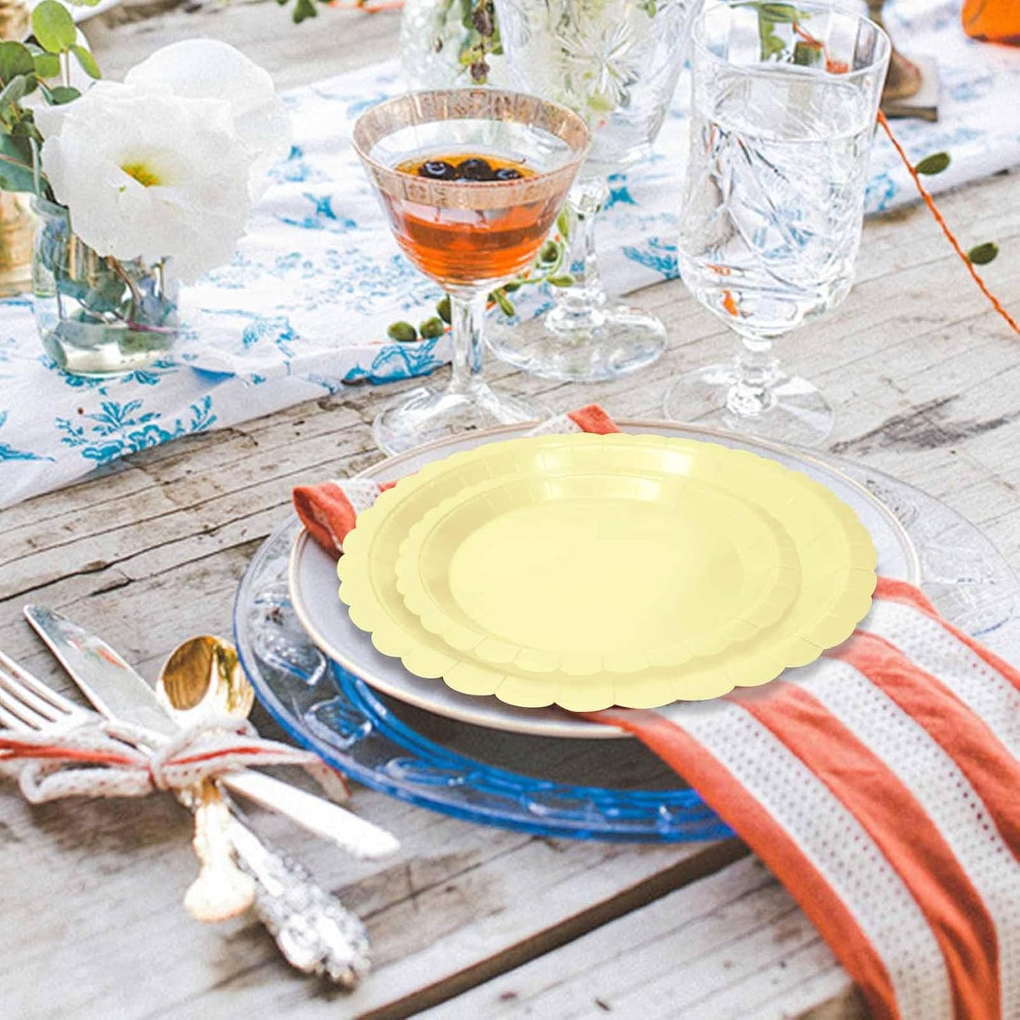 50 Pcs Yellow Scalloped Paper Plates 25 × 7'' and 25 × 9'' Disposable Yellow Scalloped Dinner Plates for Wedding Baby Shower Birthday Party Disposable Dessert Plate