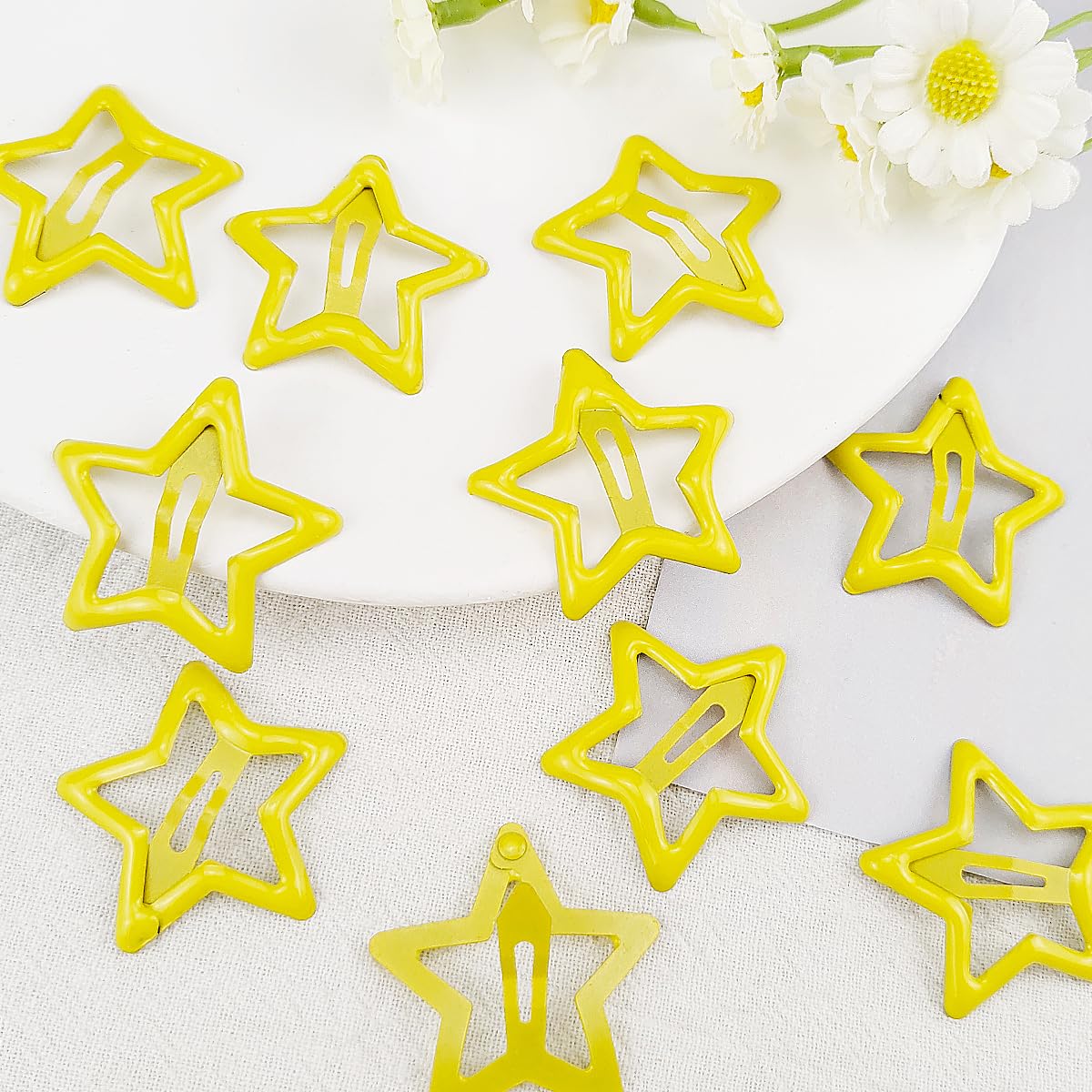 Metal Star Snap Hair Clips Yellow Cute Small Hair Barrettes Y2K Star Hair Clips Hair Access Non-slip Hollow for Women Hairpin Lovely Headpieces for Everyday Fashion and Party 10PCS