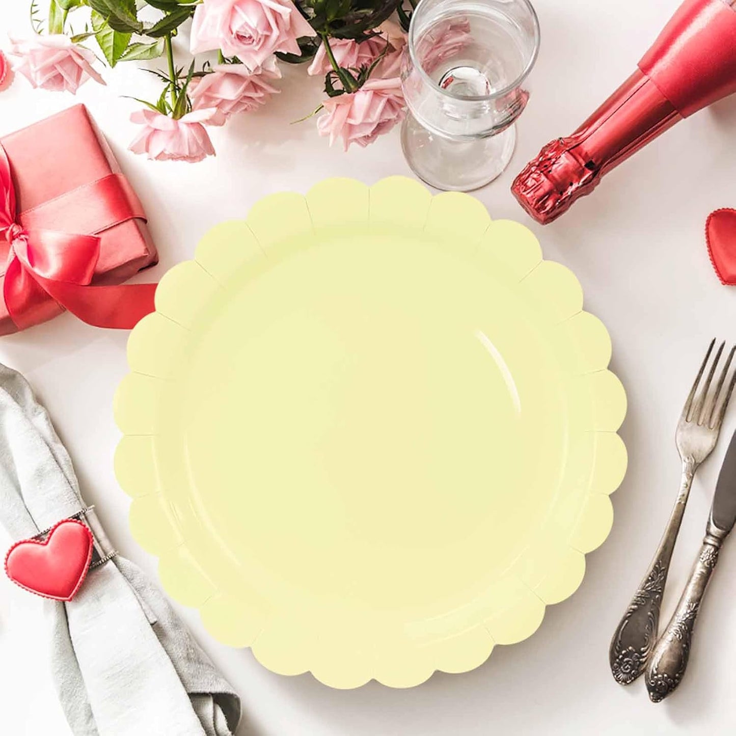 50 Pcs Yellow Scalloped Paper Plates 7 Inch Disposable Yellow Scalloped Dinner Plates for Wedding Baby Shower Birthday Party Supplies Disposable Dessert Plate