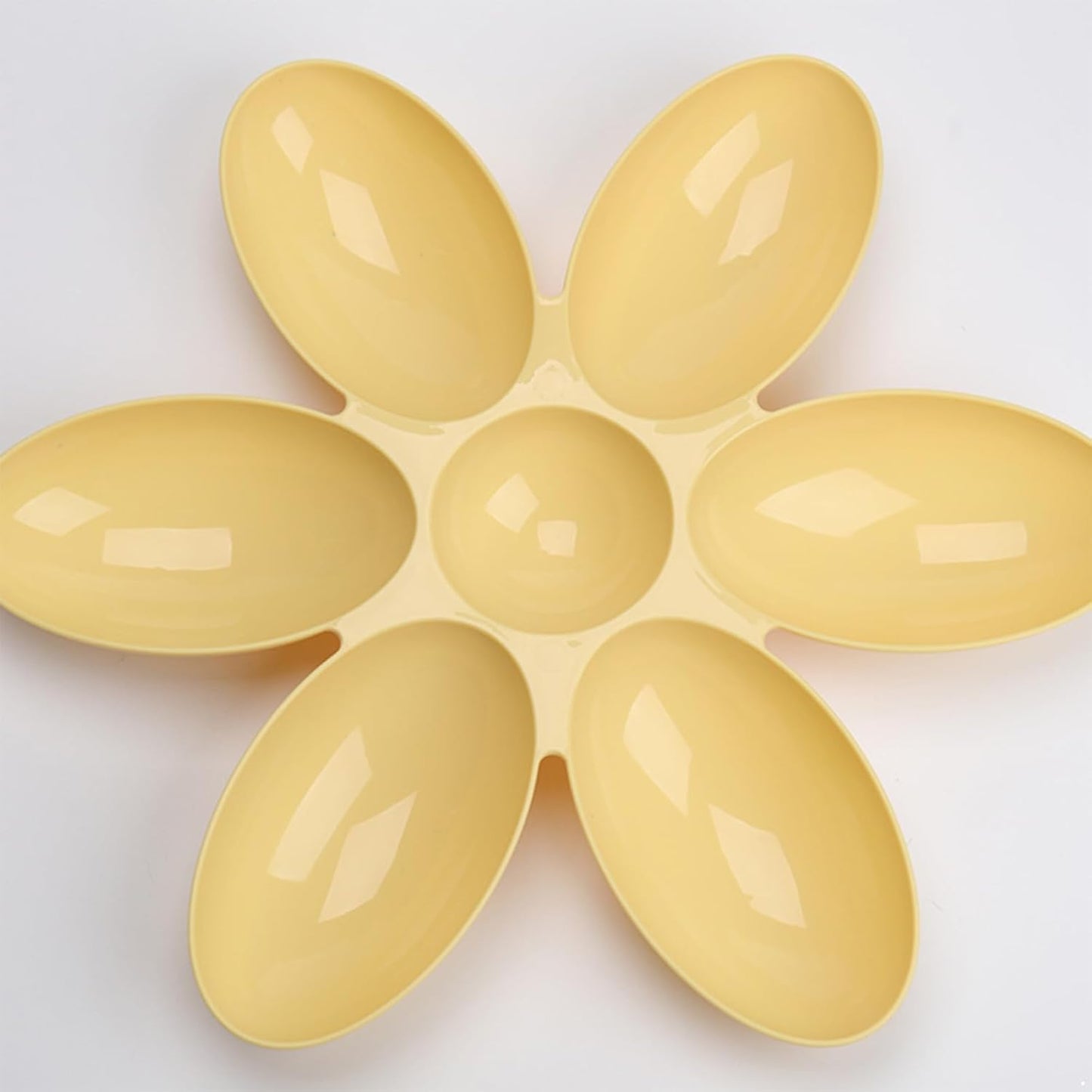 6 Petal Flower Shaped Cat Food Bowl Multi-Cat Feeder with 6 Compartments Non-Slip Slow Feeder for Indoor Cats Yellow One Size