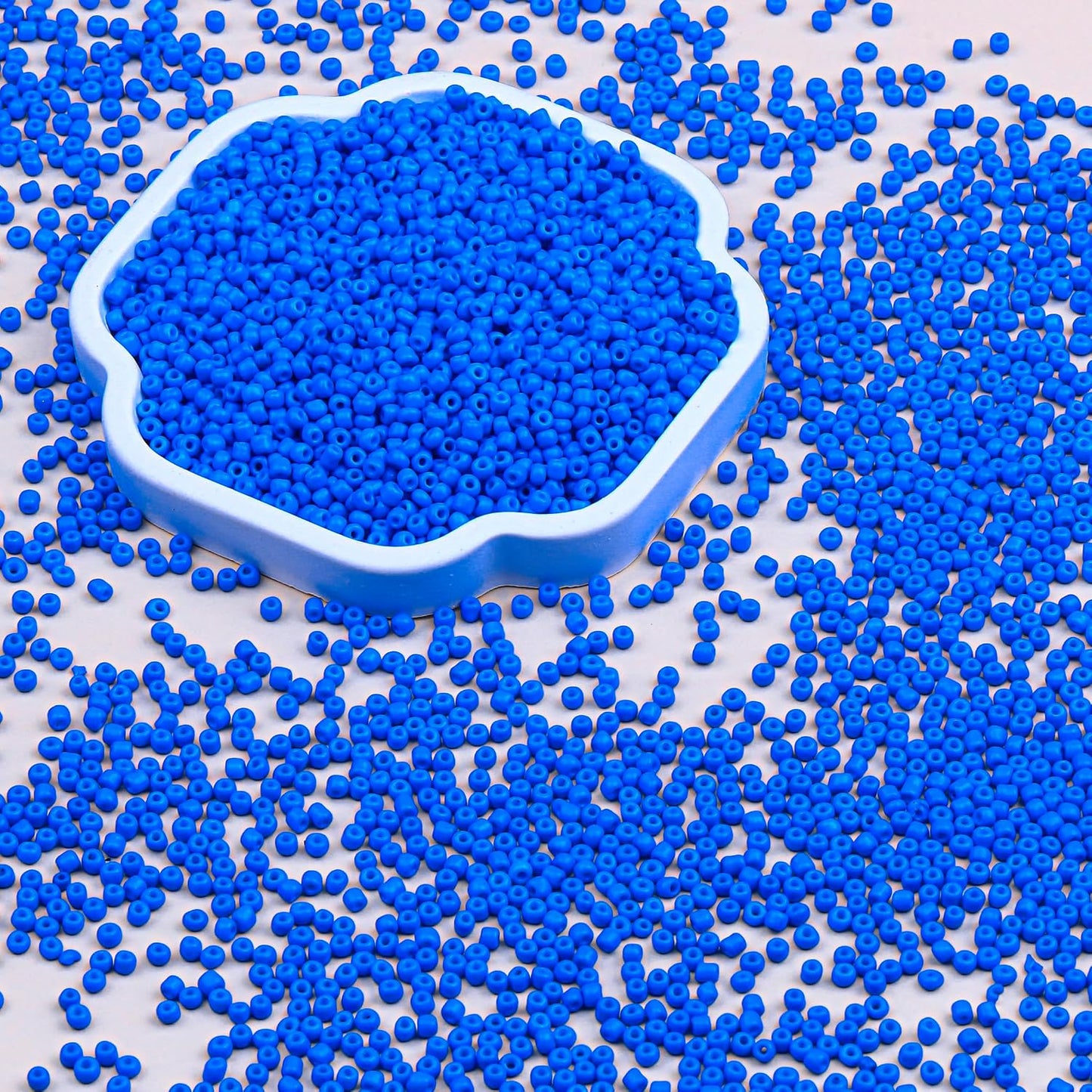 Legefo 4mm Glass Seed Beads Bulk, Yellow 6/0 Small Mini Pony Seed Beads, Tiny Round Craft Bead for Bracelet Necklace Wrist Jewelry Making Beading Weaving DIY Crafts Supplies, 1000pcs