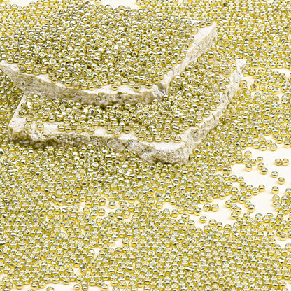 Legefo 4mm Glass Seed Beads Bulk, Yellow 6/0 Small Mini Pony Seed Beads, Tiny Round Craft Bead for Bracelet Necklace Wrist Jewelry Making Beading Weaving DIY Crafts Supplies, 1000pcs