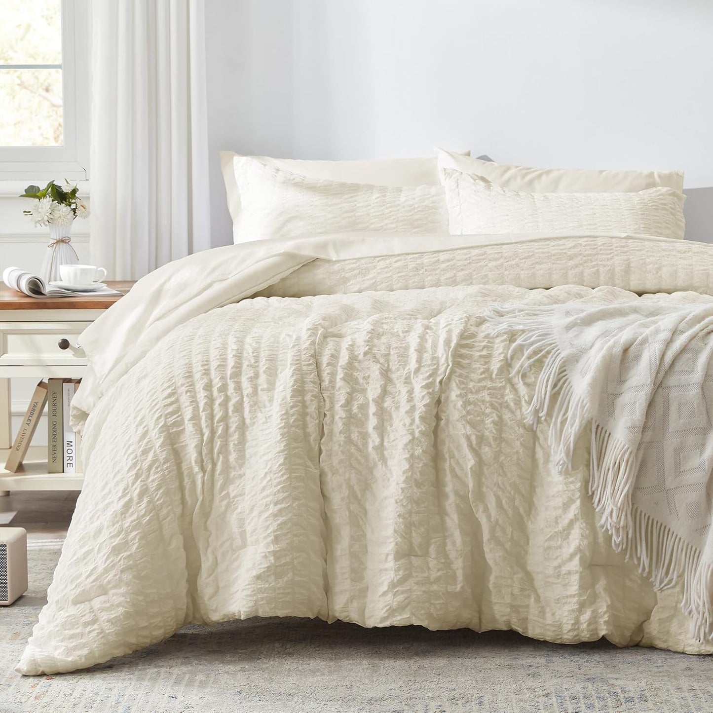 Queen Comforter Set 7 Pieces, Pale Yellow Seersucker Bed in a Bag with Comforter, 2 Pillow Shams, 2 Pillowcases, 1 Flat Sheet, 1 Fitted Sheet
