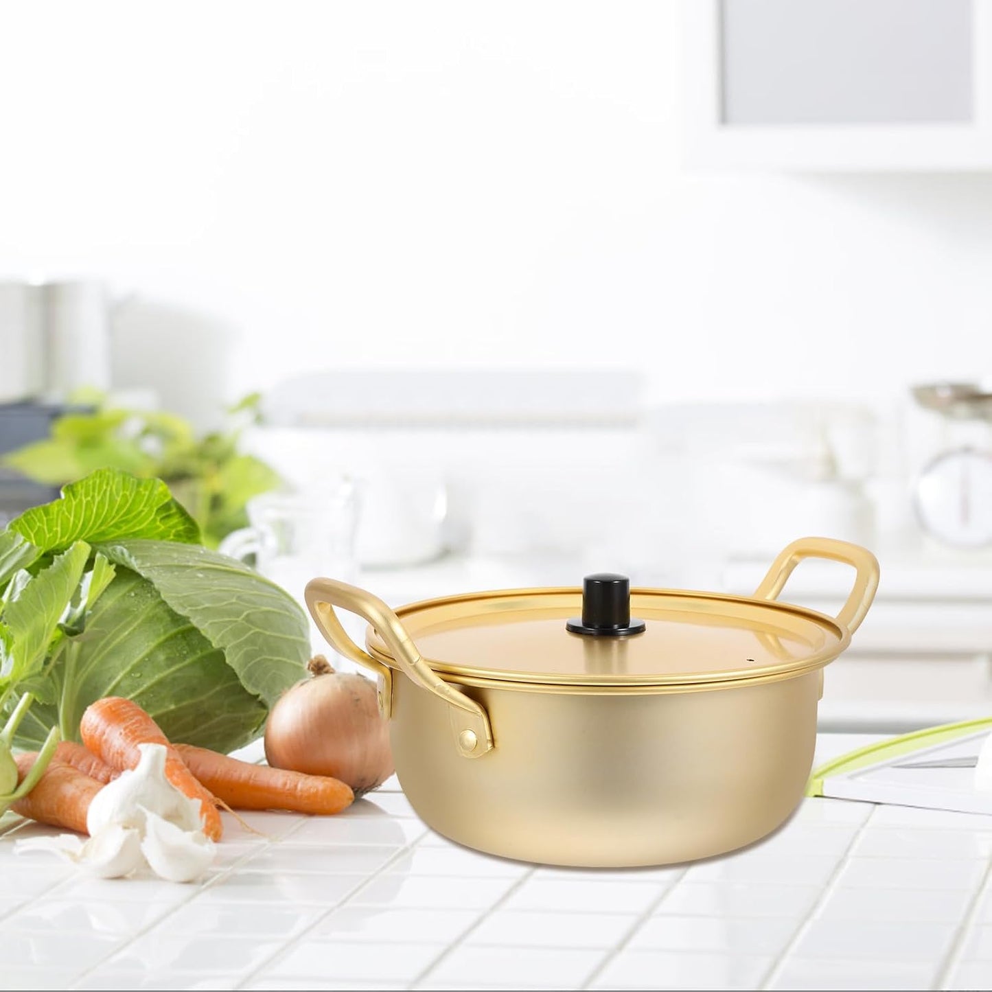 Korean Style 20cm Aluminum Ramen Pot with Lid and Dual Handles, Instant Noodle Cooking Pot for Soup and Small Meals, Lightweight Yellow Aluminum Saucepan for Stove Use