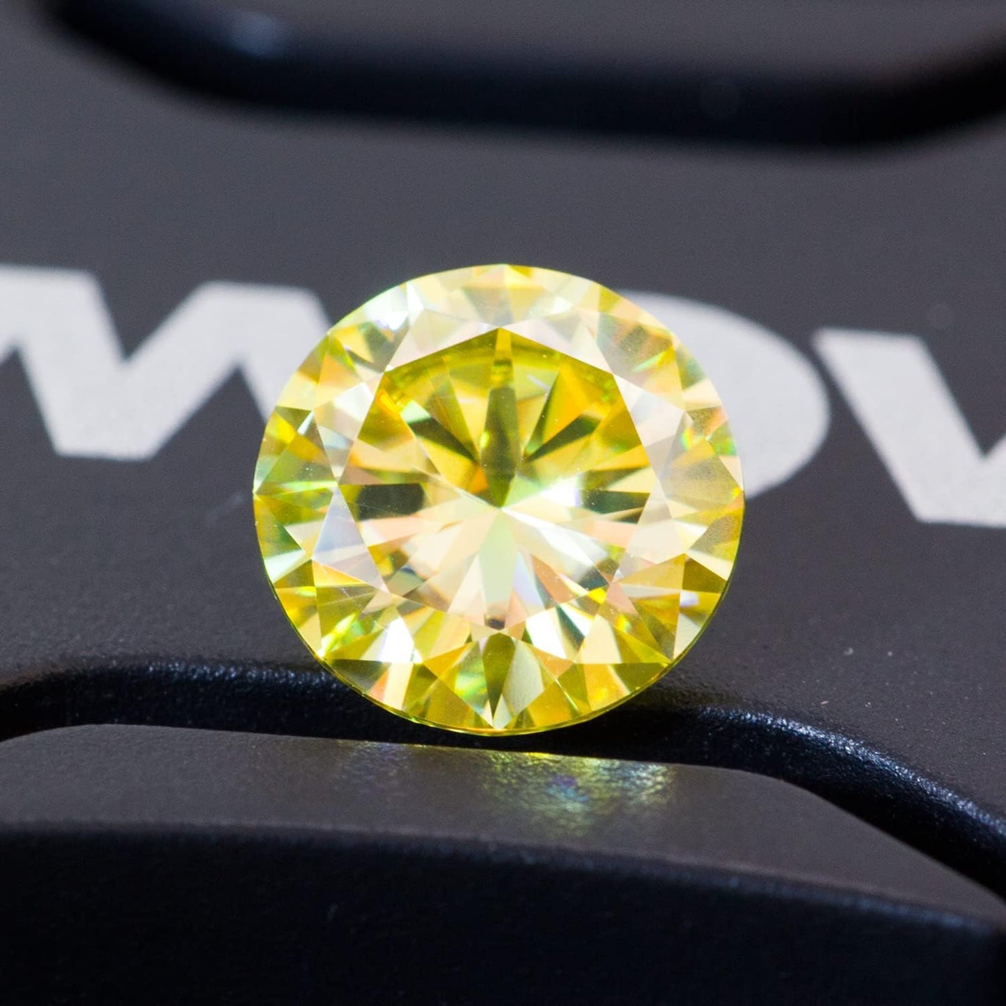 Loose Vivi Yellow 8 Hearts & Arrows Moissanite Gemstone Replacement Diamond VVS1 Excellent Round Brilliant Cut with GRA Report for Custom Jewelry