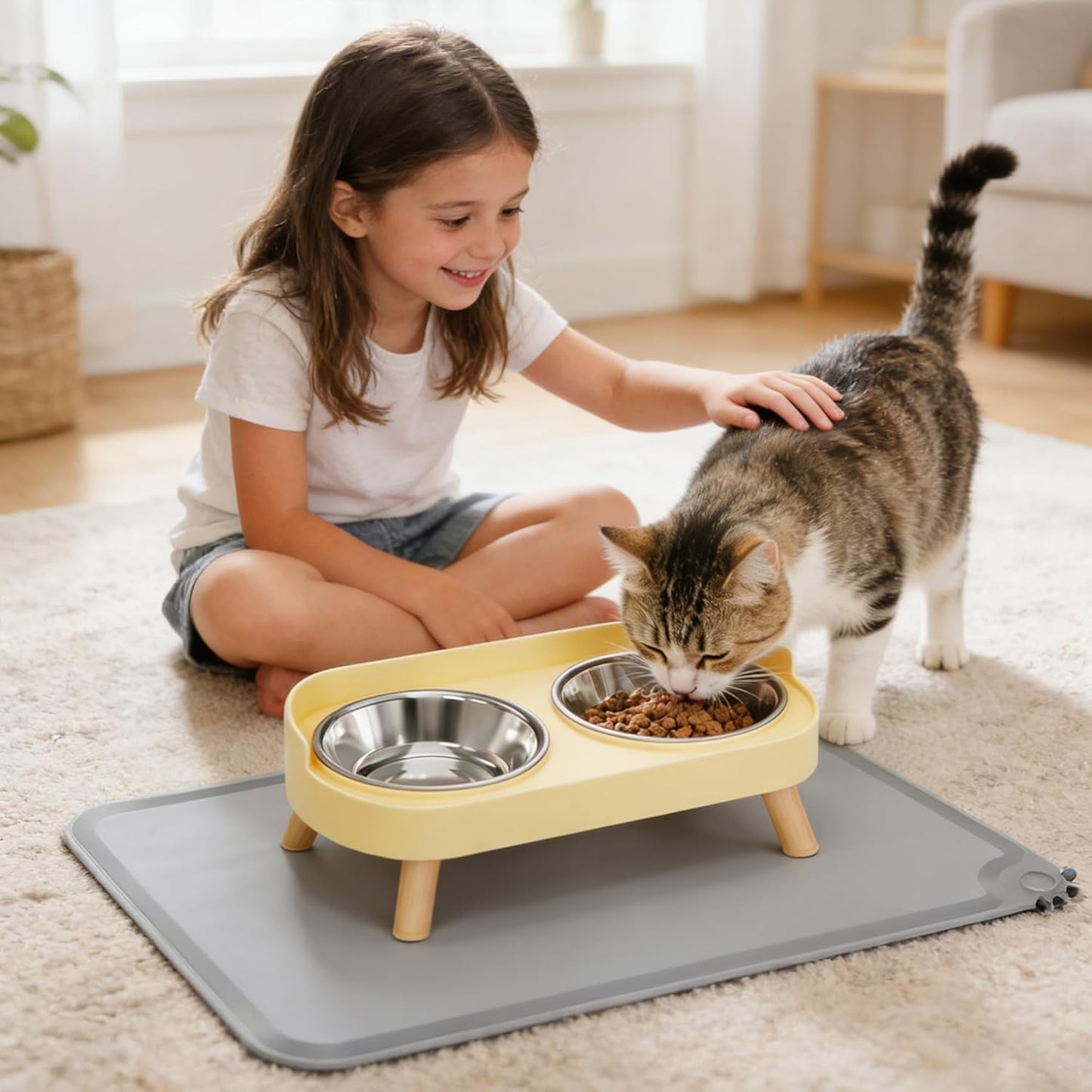 Elevated Cat Bowls with Food Mat, Splash Proof Anti Vomiting Raised Cat Food and Water Bowl Set, 2 Stainless Steel Dishes for Cats and Puppy, Pet Bowl for Indoor Cats Yellow
