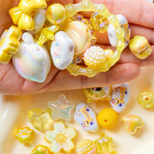 100G Assorted Acrylic Beads for Bracelet Making, Yellow Large Aesthetic Kawaii Beads for Keychain Phone Charms, Multi-Shapes Cute Bead for Jewelry Making, DIY Crafts, Necklace
