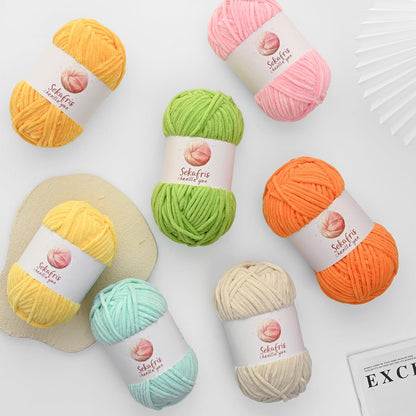 Chenille Yarn for Crocheting, Size 5 Bulky,Light Yellow | 100g/131yds Soft Chunky Velvet Yarn for Crochet and Knitting,Fluffy Baby Yarn for Amigurumi,Blankets and DIY Crafts.