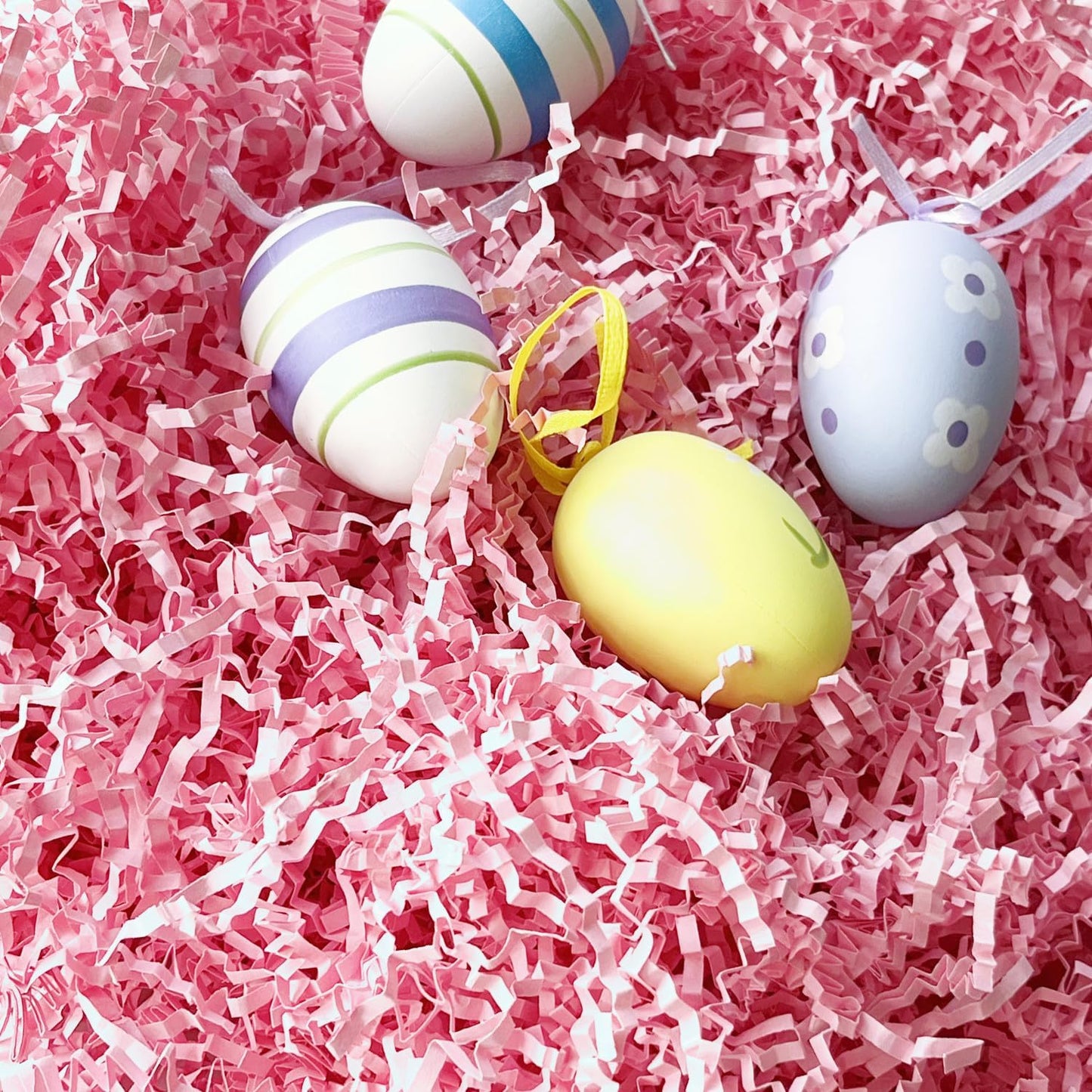 Crinkle Cut Paper Shred Filler, Shredded Paper for Gift Box, Crinkle Paper Cut Paper Easter Grass Tissue Paper for Gift Wrapping & Basket Filling（Light Yellow）