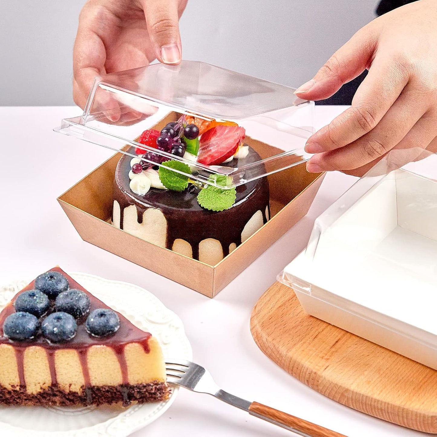Small Charcuterie Boxes with Clear Lids, 4 Inches, 100 Pack | Paper Bakery Boxes, Brown Dessert Boxes, Disposable To Go Food Containers, For Cookie, Mini Cake, Chocolate Strawberry