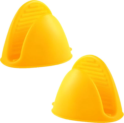 1 Pair Yellow,Mini Silicone Oven Gloves, Mini Finger Protector Pot Holder for Kitchen,Cooking,Baking,BBQHeat Resistant Gloves，can be Washed in the Dishwasher