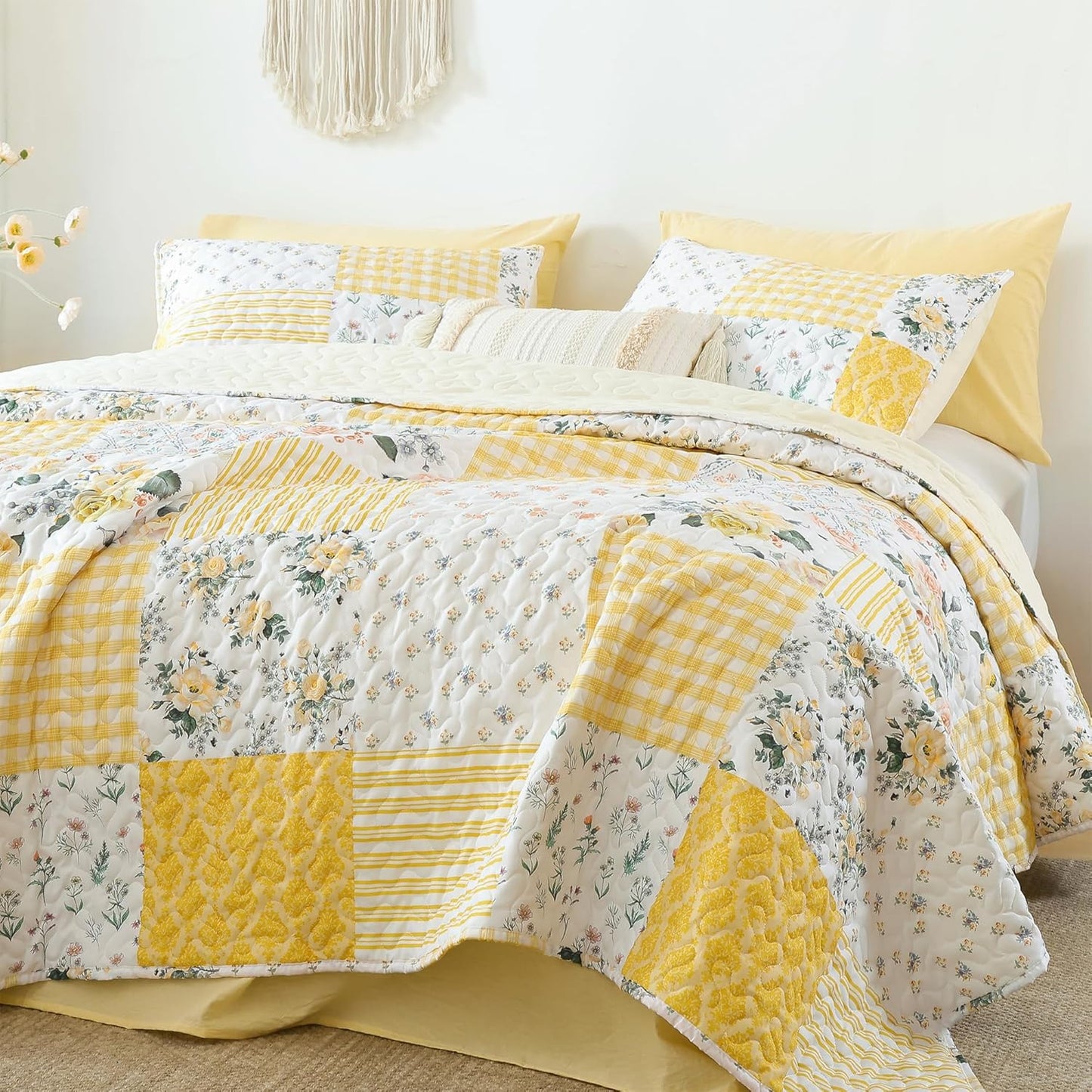 Floral Quilt Set King Size – Ultra Soft Lightweight Bedspread, 3 Piece Yellow Bedding Set (104"x90") with Pillowcases (20"x36"), All Season Coverlet for Bedroom & Guest Room