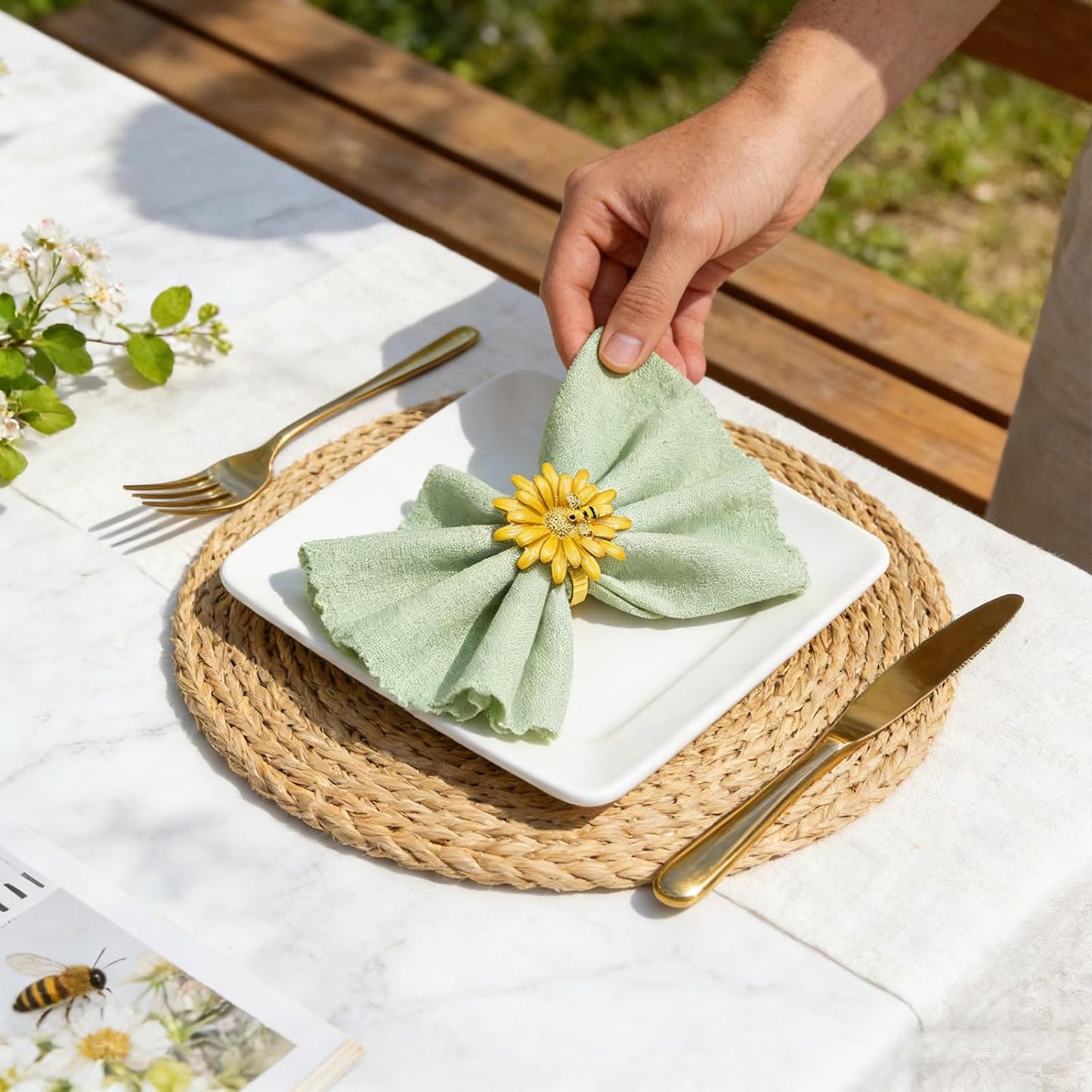 Sunflower Napkin Rings Set of 6 Yellow Daisy Napkin Ring Holder for Spring Party Wedding Holiday Gatherings Dining Decor,Bee Flower Napkin Buckles for Rustic Farmhouse Daliy Table Setting