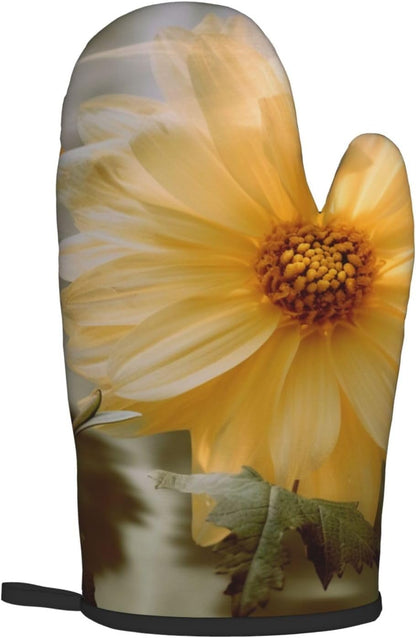 Oven Mitts and Pot Holders Set of 2,Light Yellow Flower Print Heat Resistant Kitchen Baking Set with Hang Loop for Baking Grilling