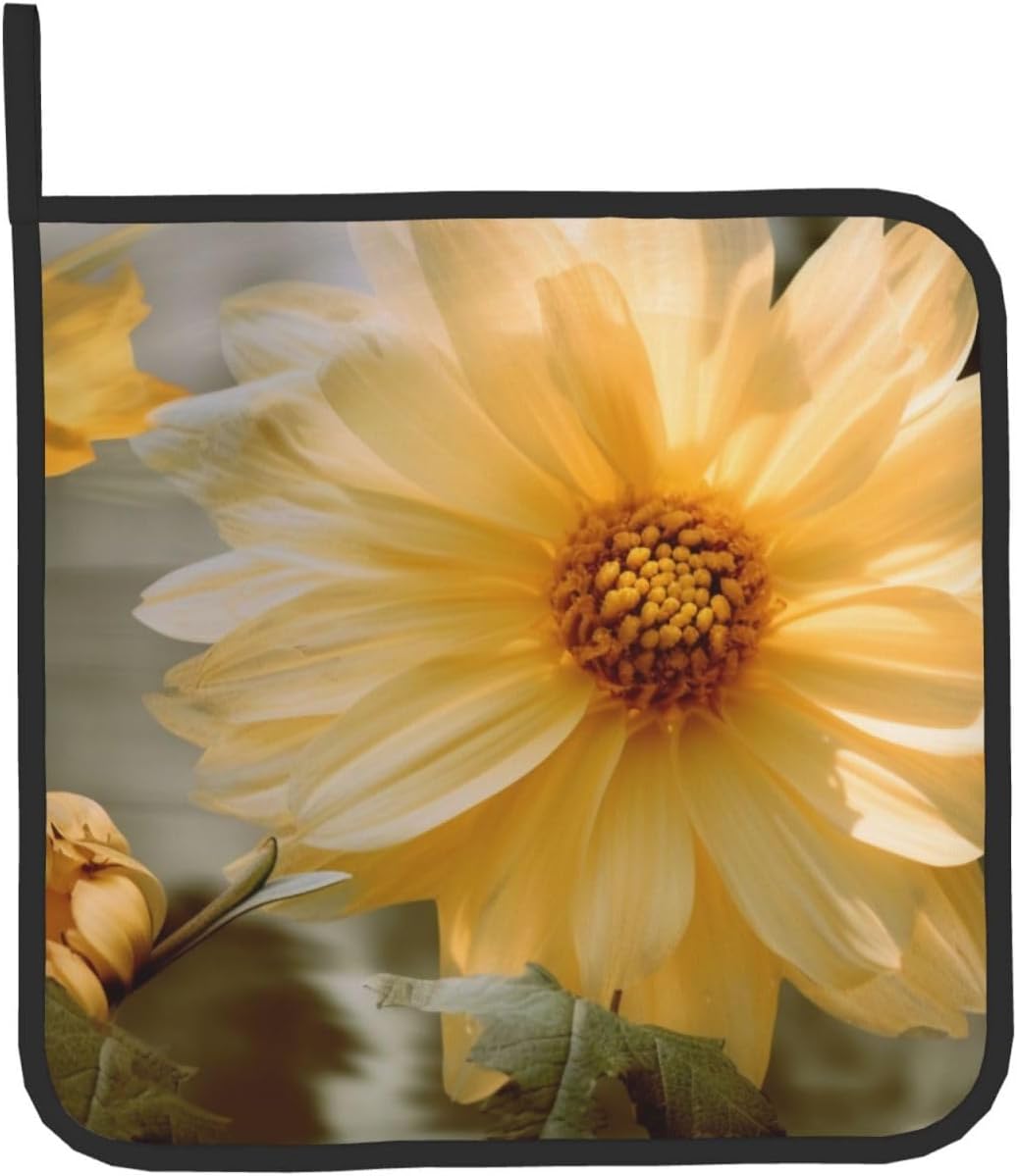 Oven Mitts and Pot Holders Set of 2,Light Yellow Flower Print Heat Resistant Kitchen Baking Set with Hang Loop for Baking Grilling