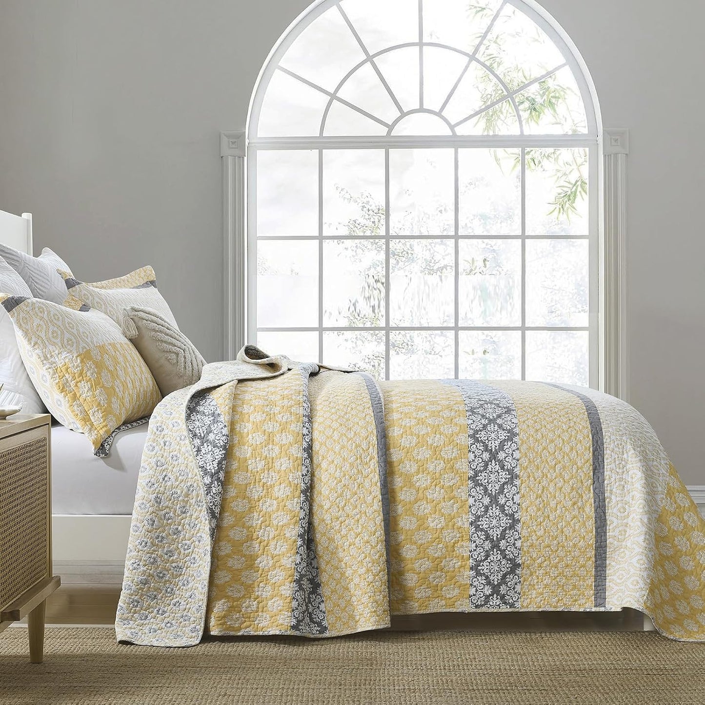 100% Cotton Queen Quilt - Botanical Bed Quilts with 2 Pillow Shams | Modern Home Decor Stripe Reversible Bedspread Lightweight Soft Thin Comforter Bedding Set for All Season, Yellow/Grey