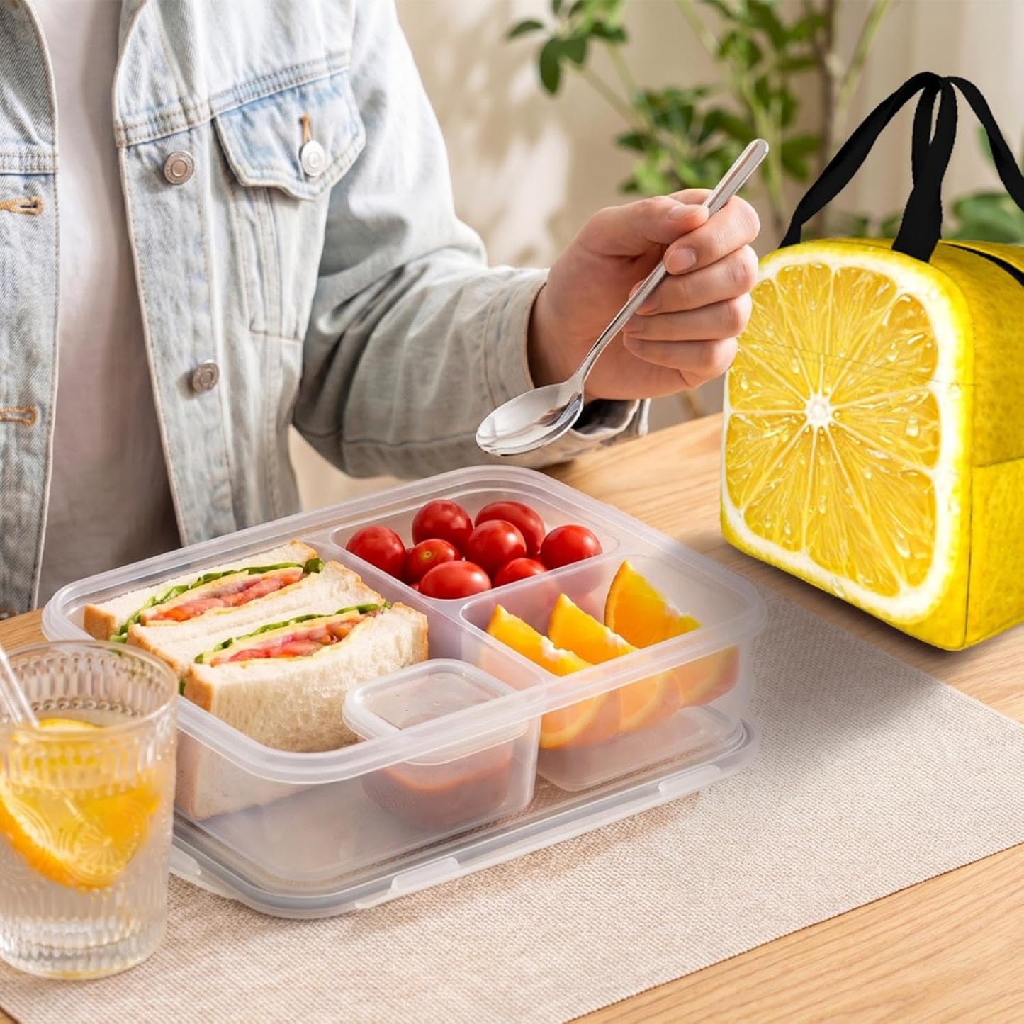 Cute Women Lemon Insulated Lunch Bag,Portable Compact Lunch Tote | Lemon print adds a bright, refreshing look, Suitable for work, office, travel and daily use, Aesthetic gift idea for women