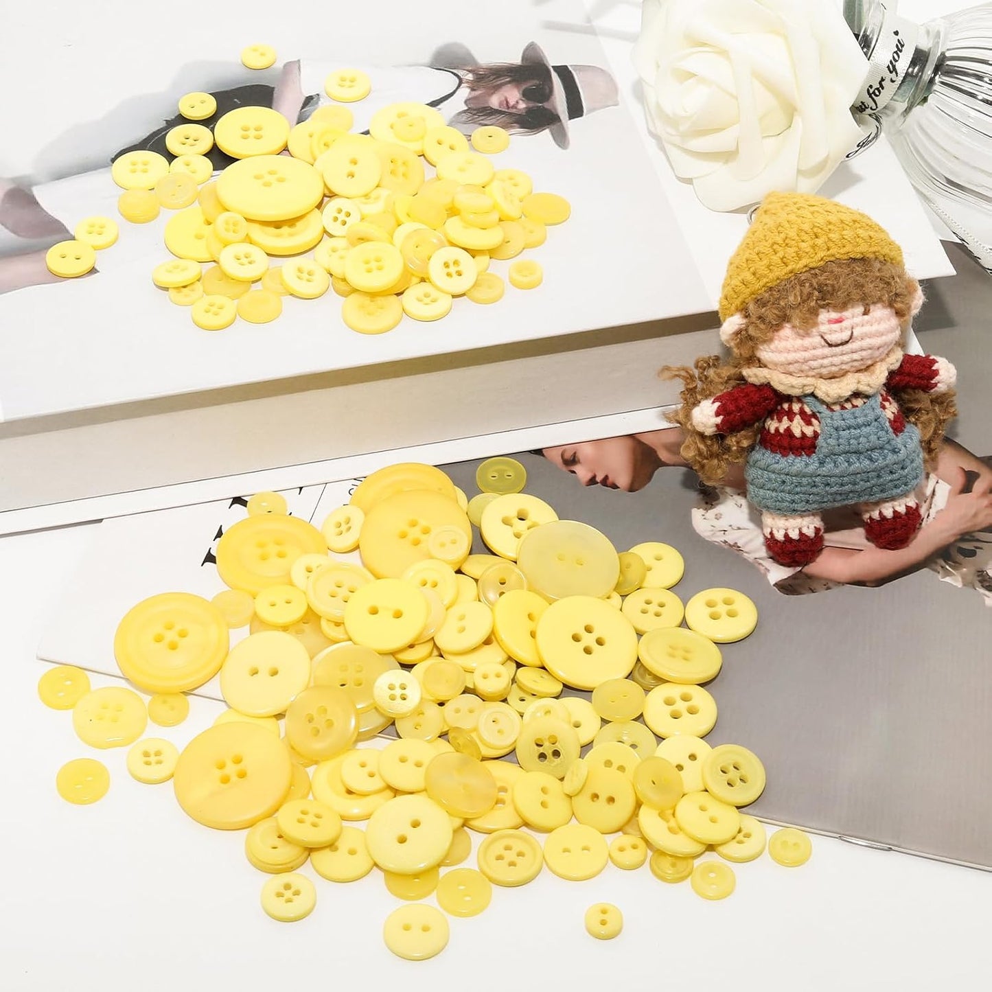 About 500-600Pcs Round Resin Buttons, Mixed Size Sewing Buttons, 2 and 4 Holes Assorted Buttons for Crafts, 300g Manual Button Painting DIY Handmade Ornament Button (Yellow)